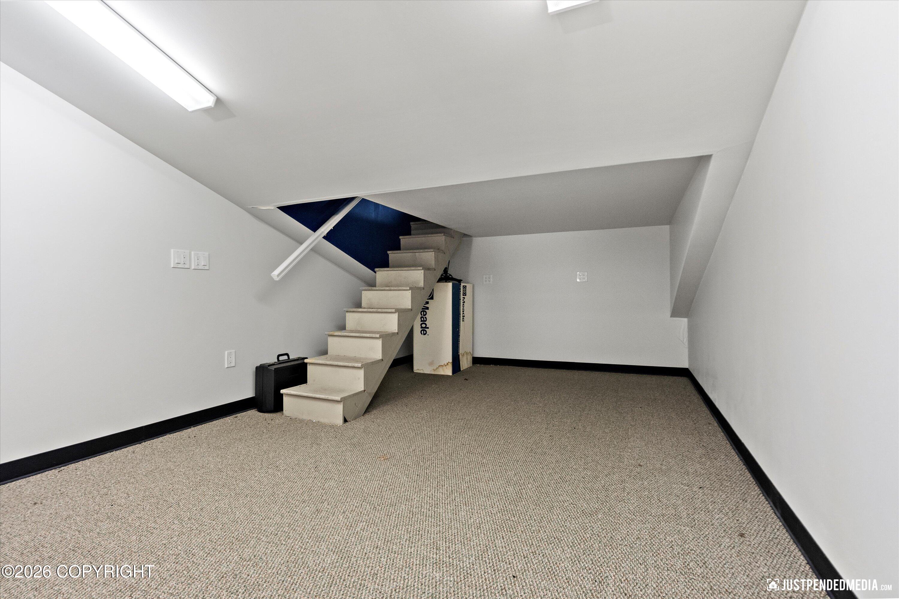 9900 Hillhaven Circle