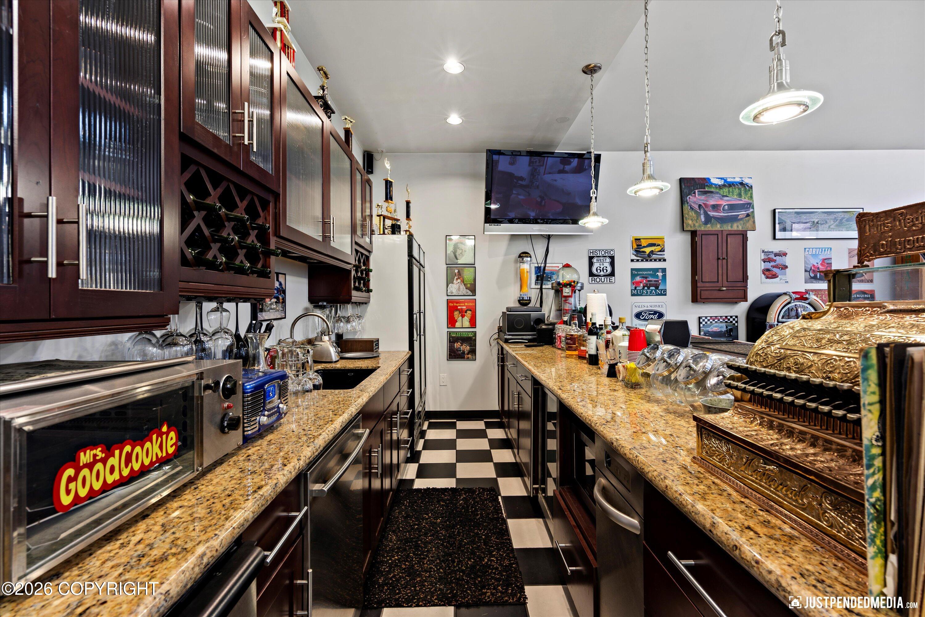 9900 Hillhaven Circle