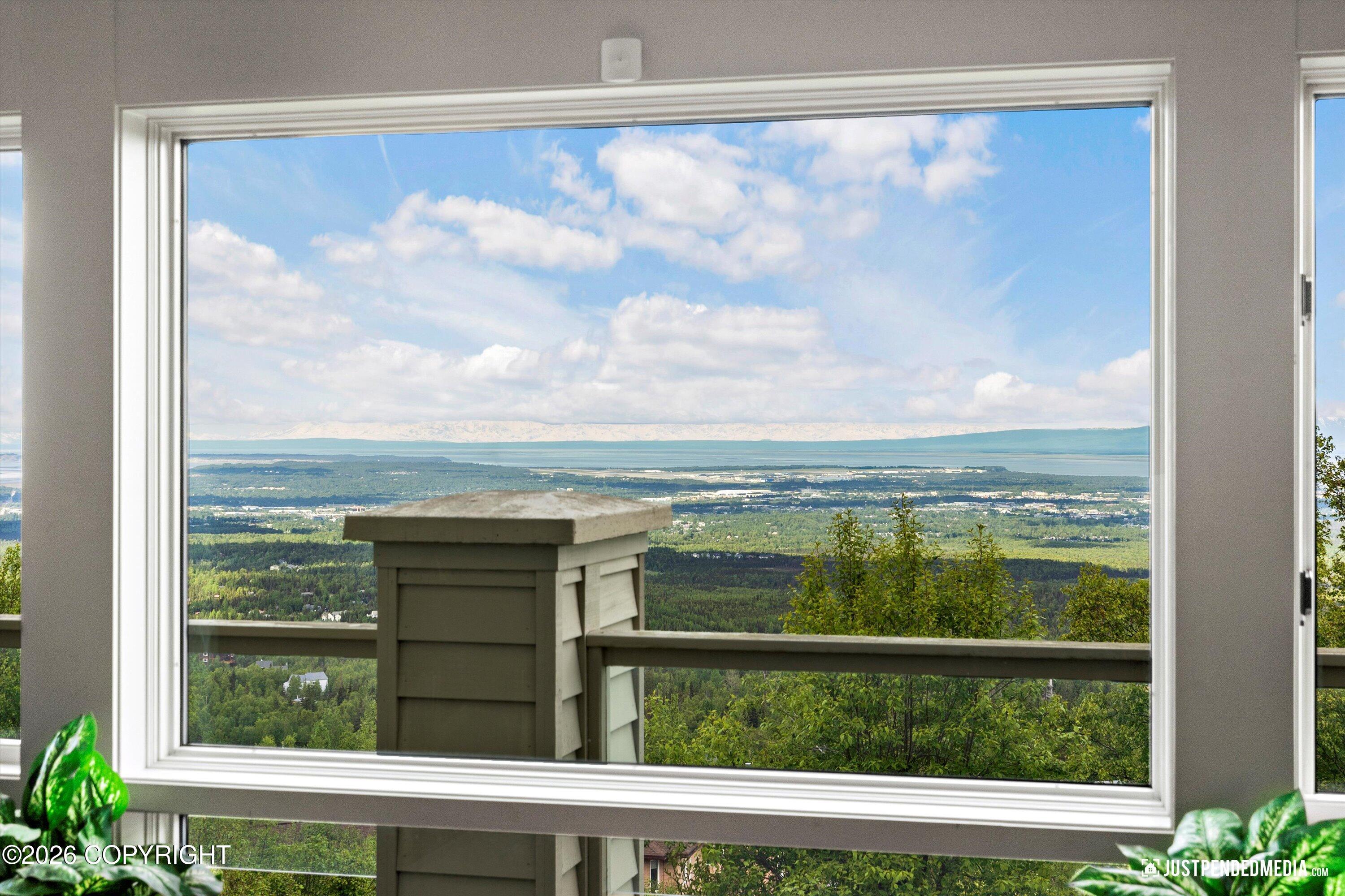 9900 Hillhaven Circle