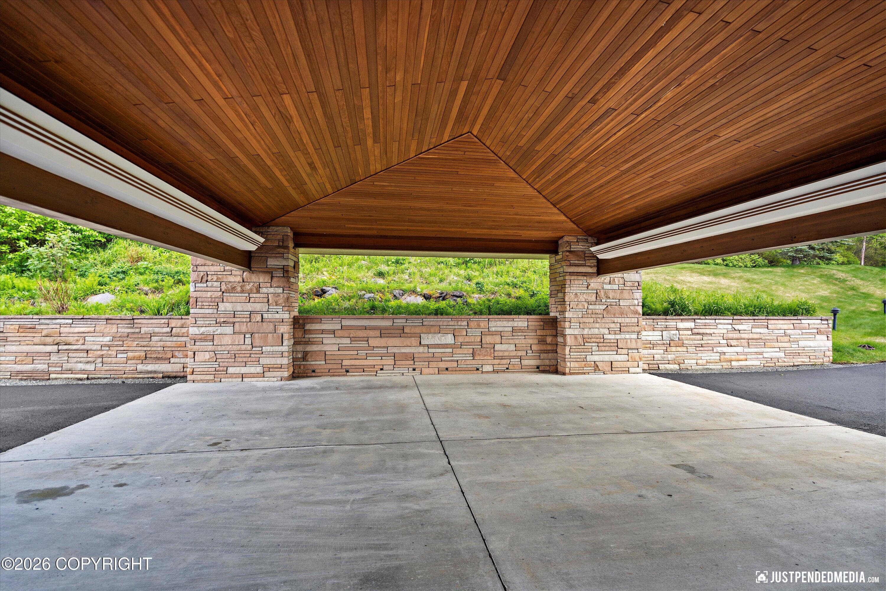 9900 Hillhaven Circle