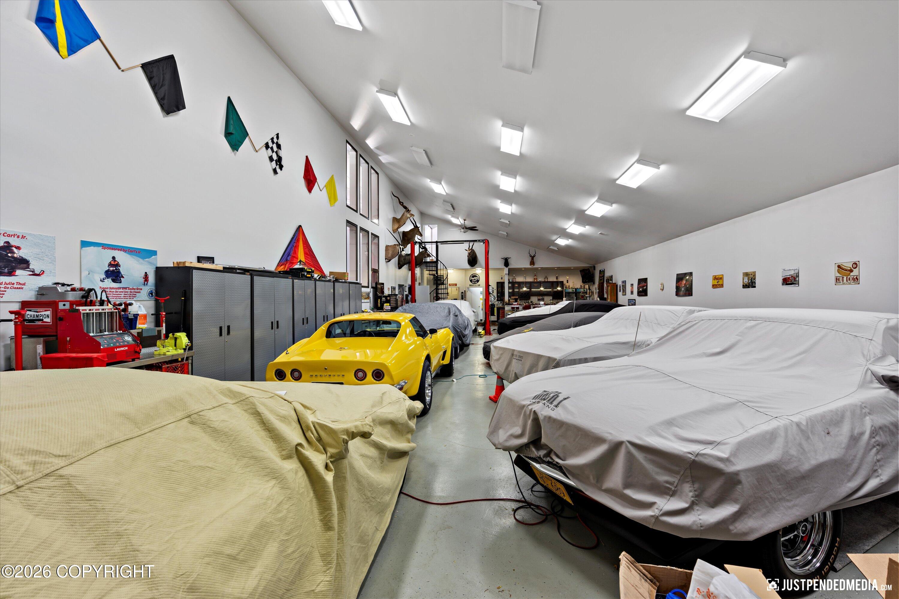 9900 Hillhaven Circle