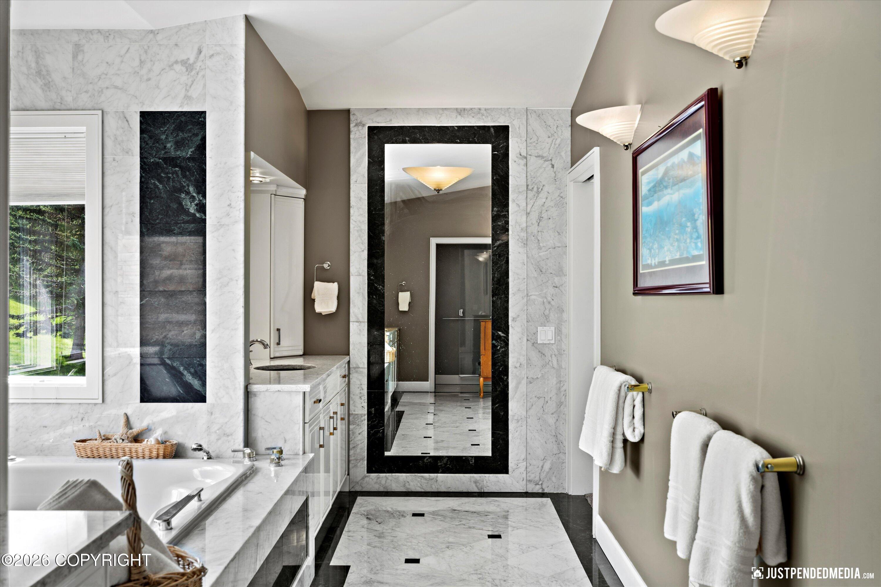 9900 Hillhaven Circle