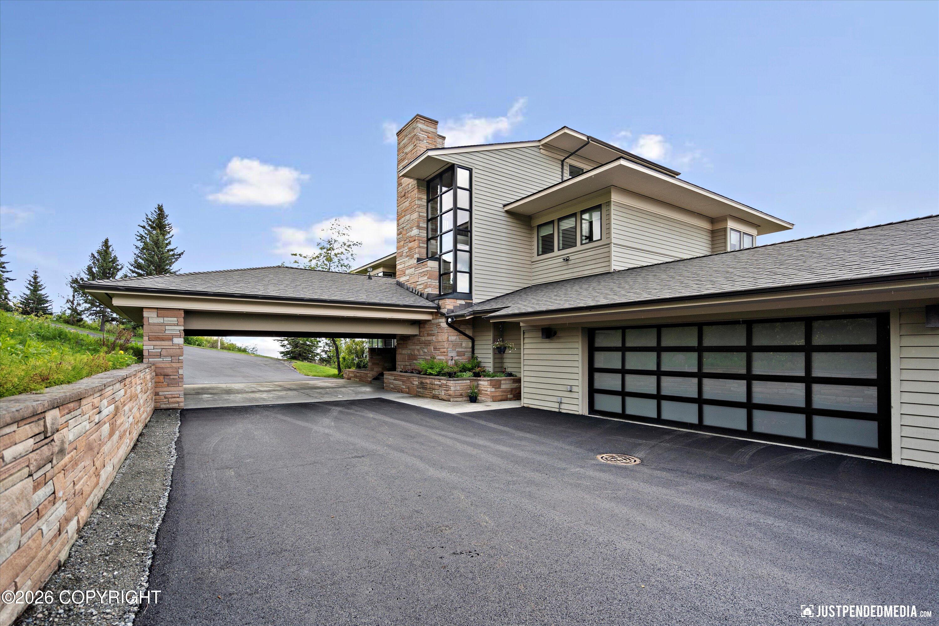 9900 Hillhaven Circle