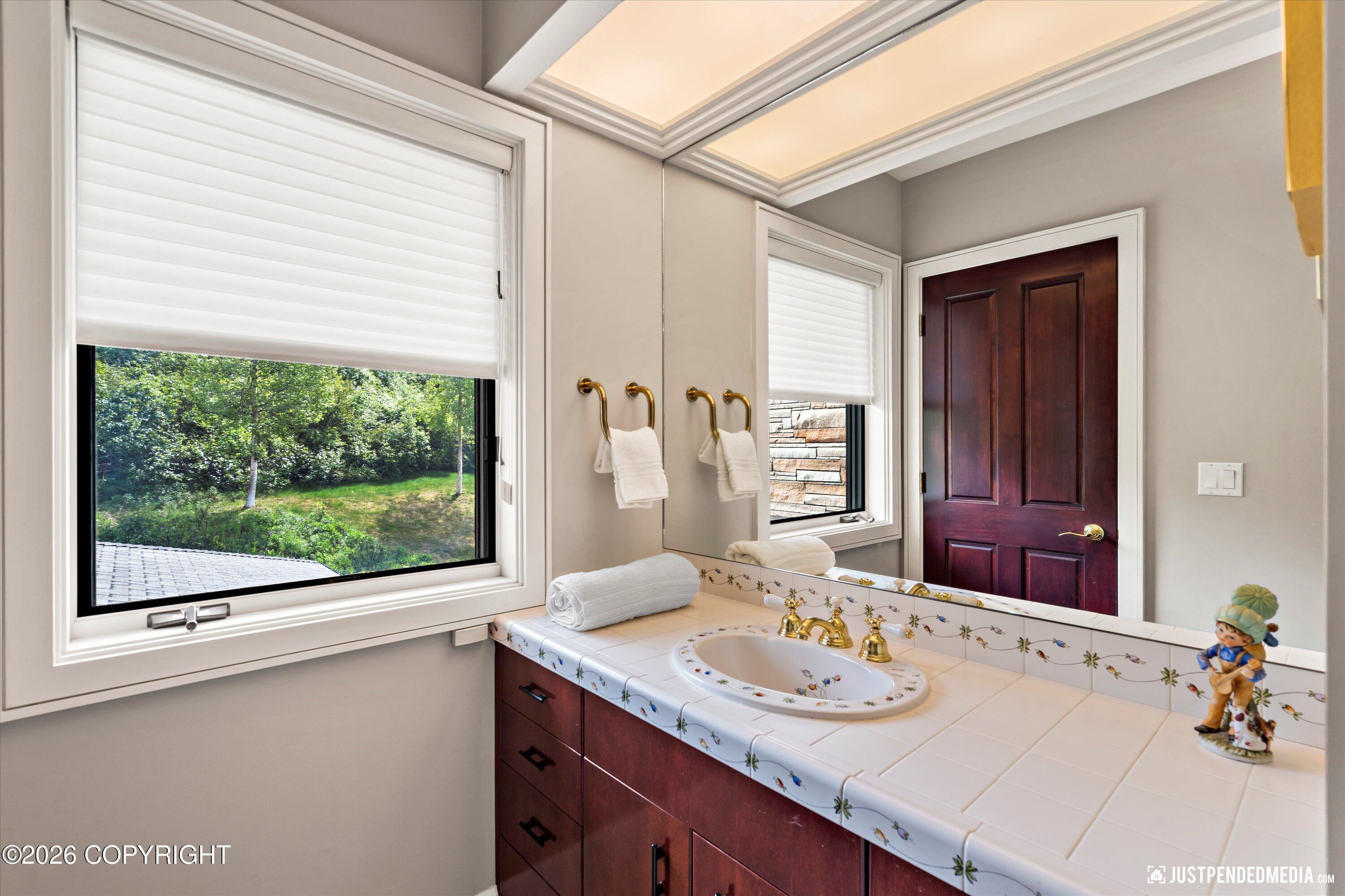 9900 Hillhaven Circle