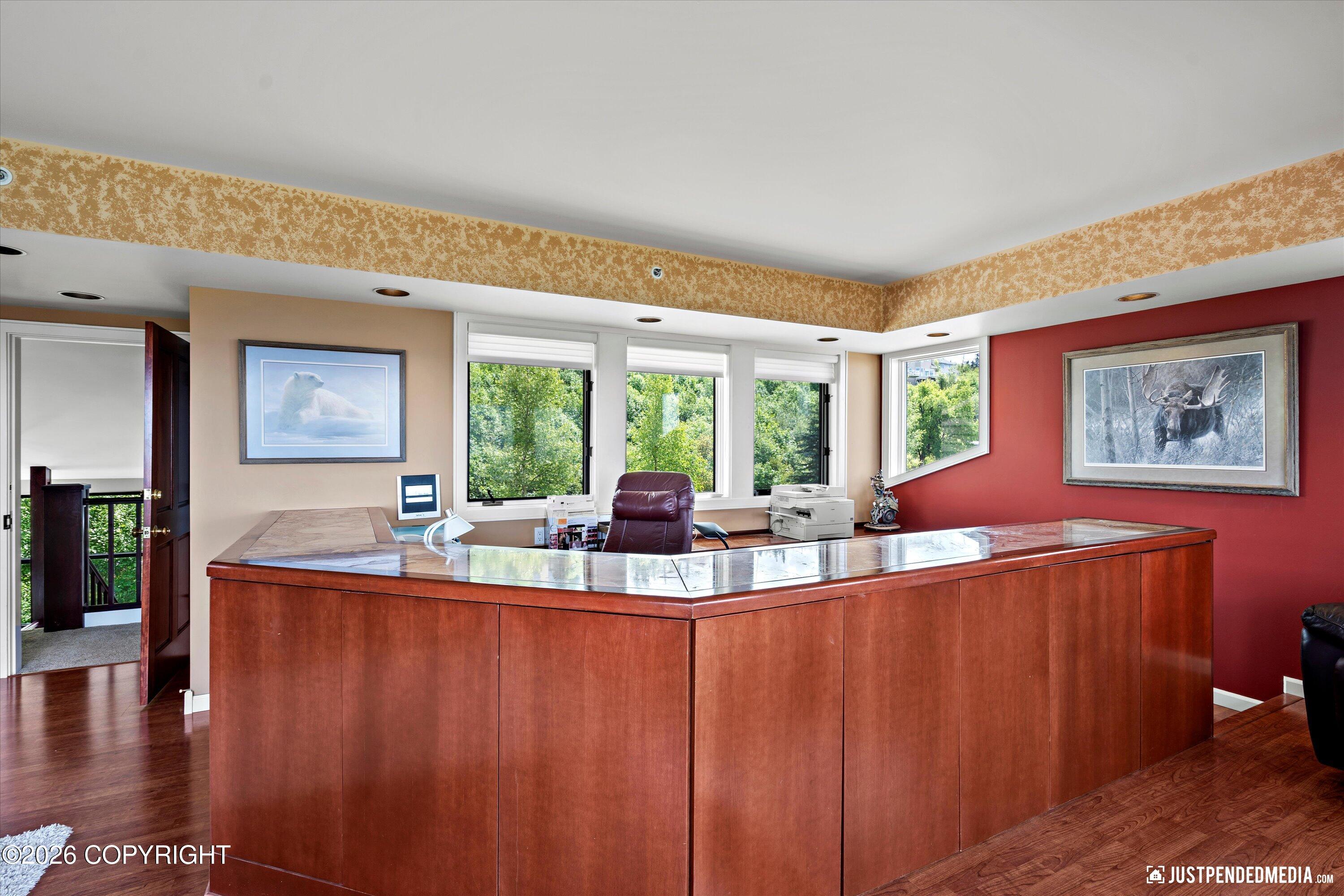 9900 Hillhaven Circle