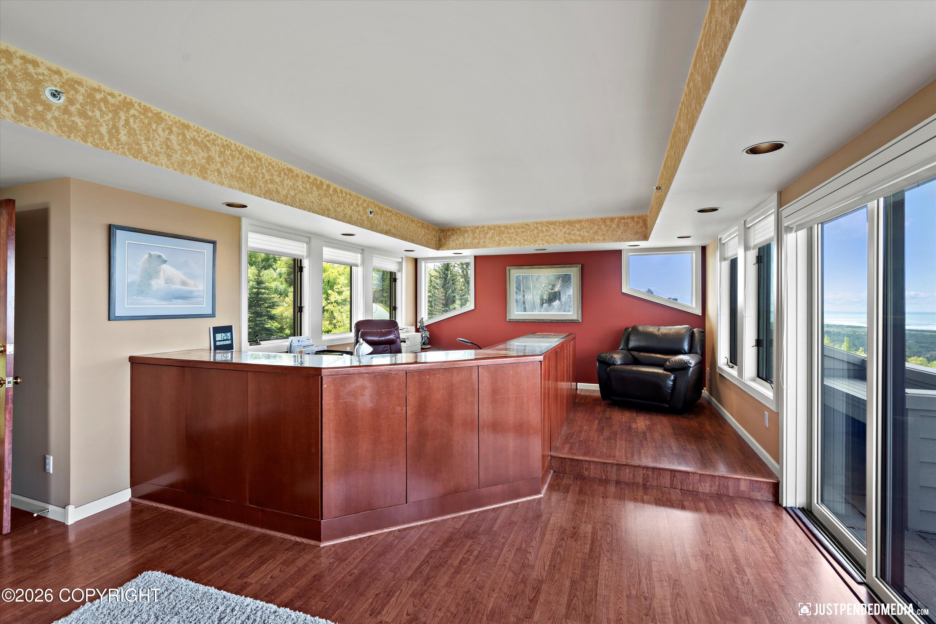 9900 Hillhaven Circle