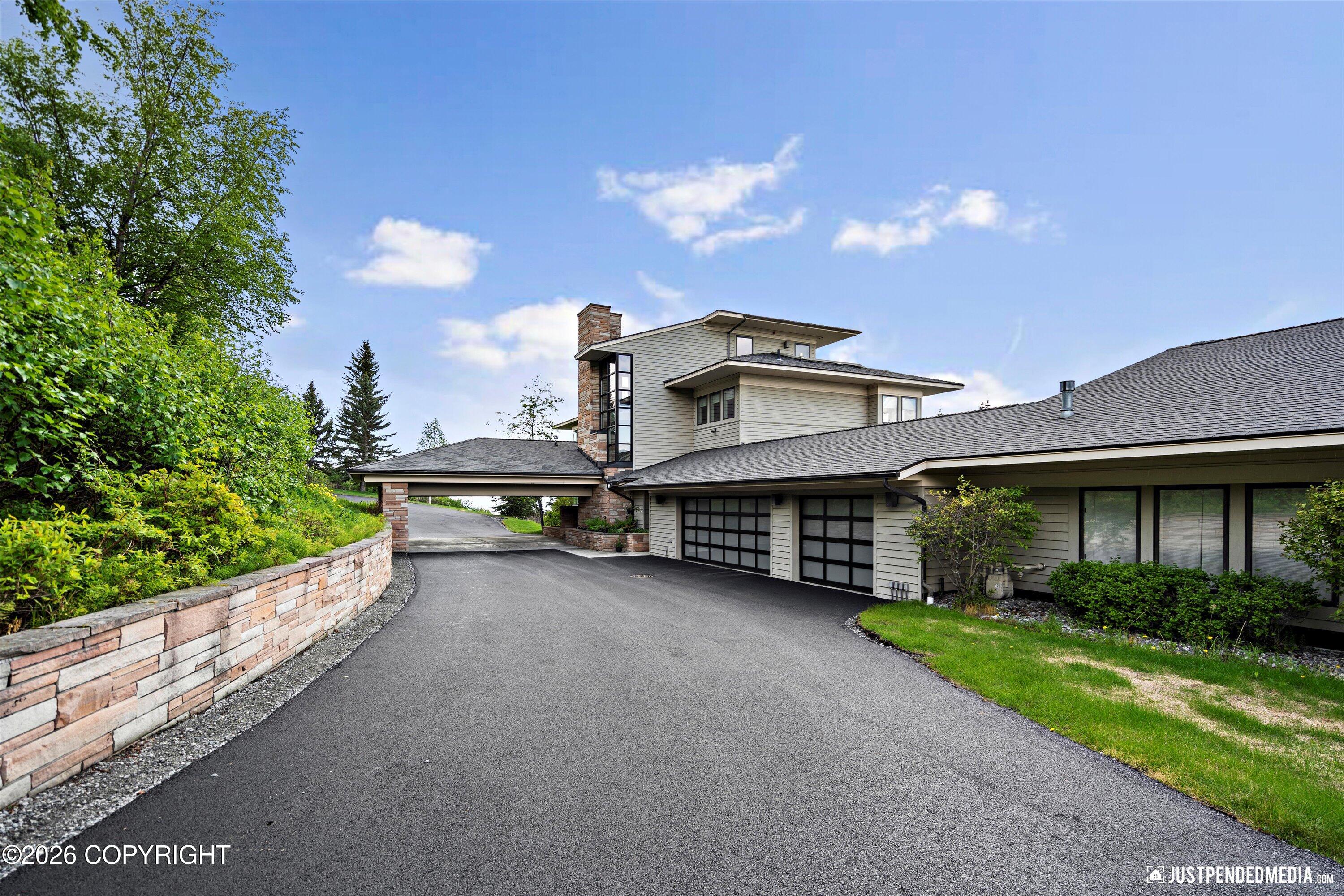 9900 Hillhaven Circle