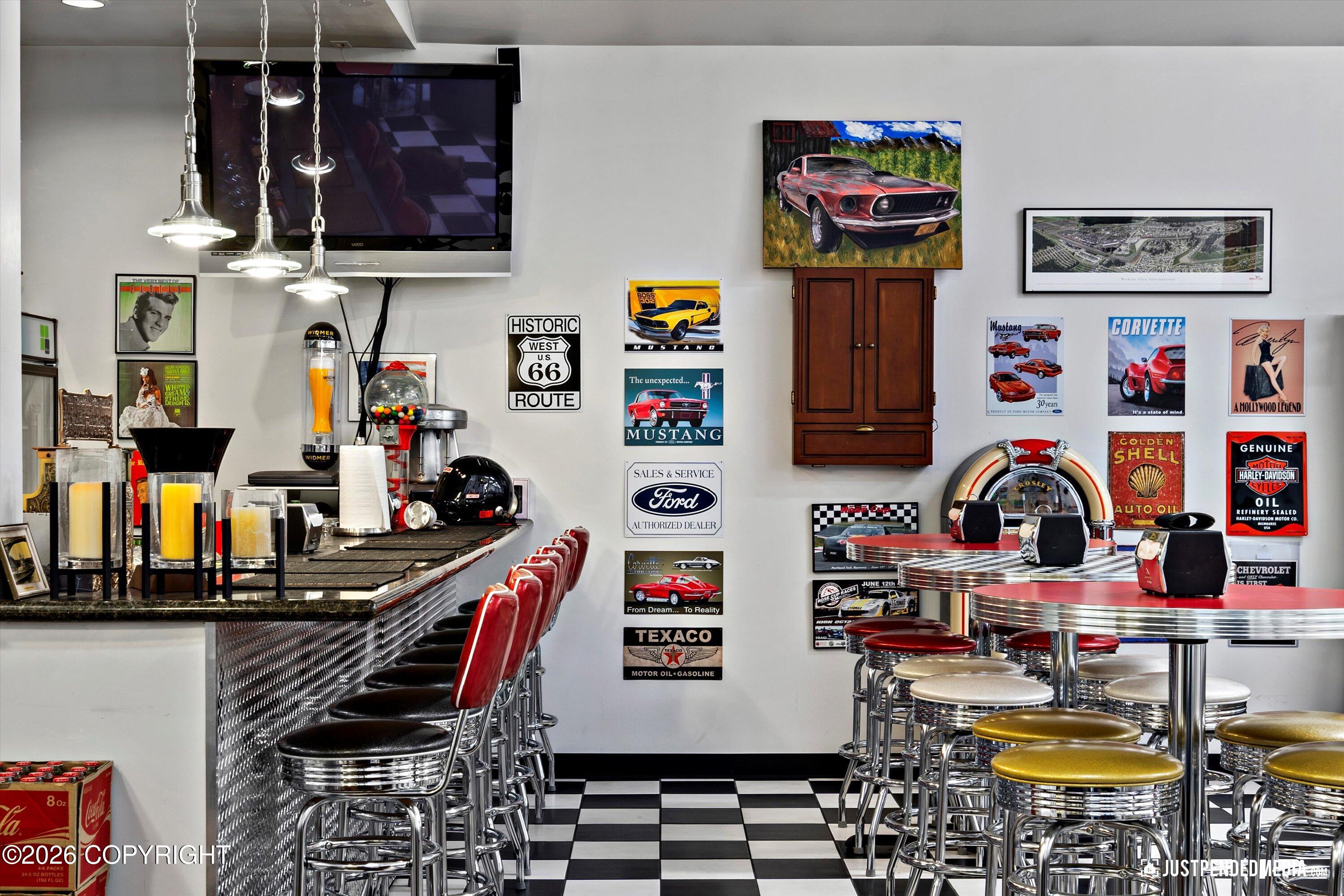 9900 Hillhaven Circle