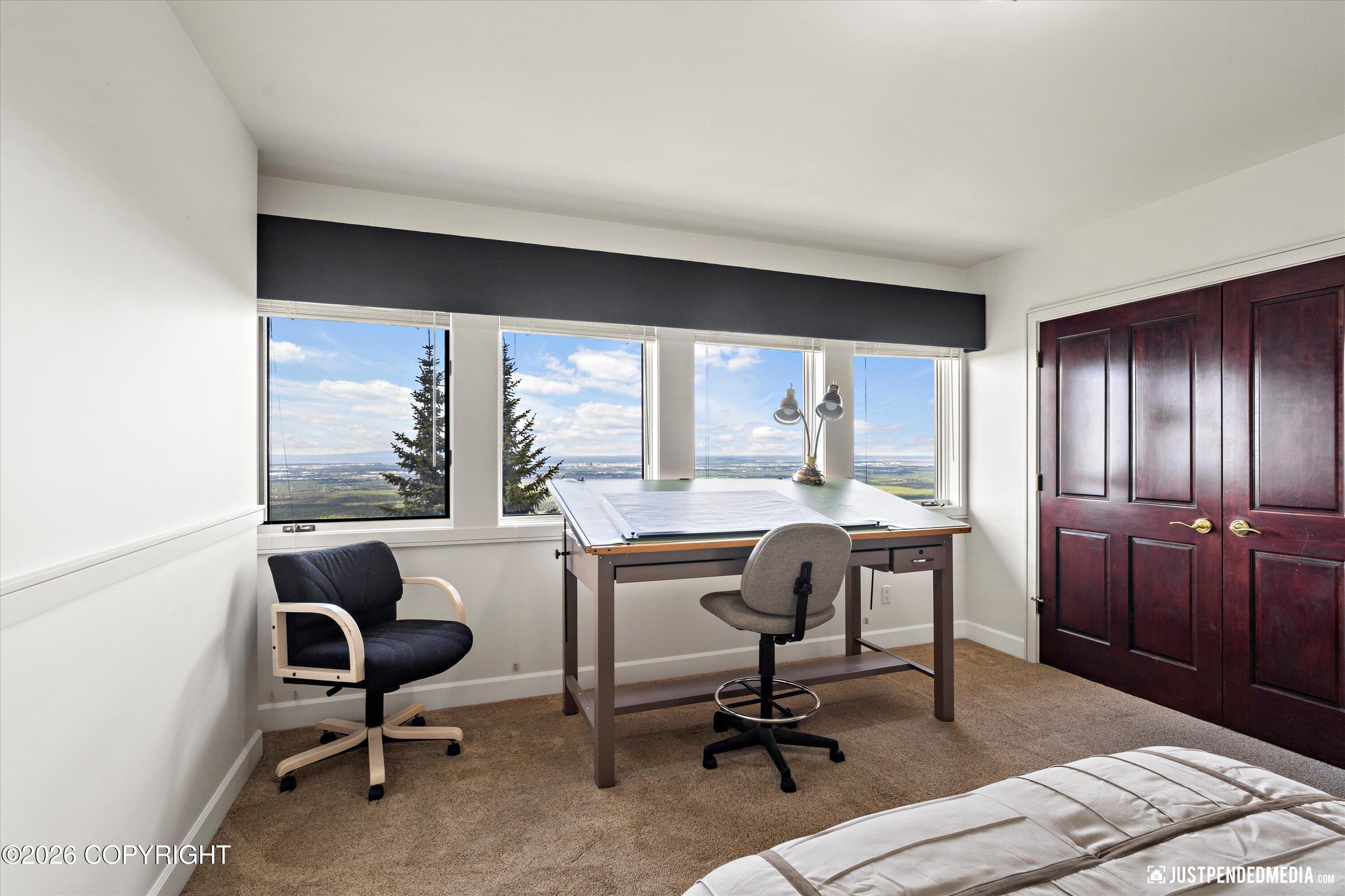 9900 Hillhaven Circle