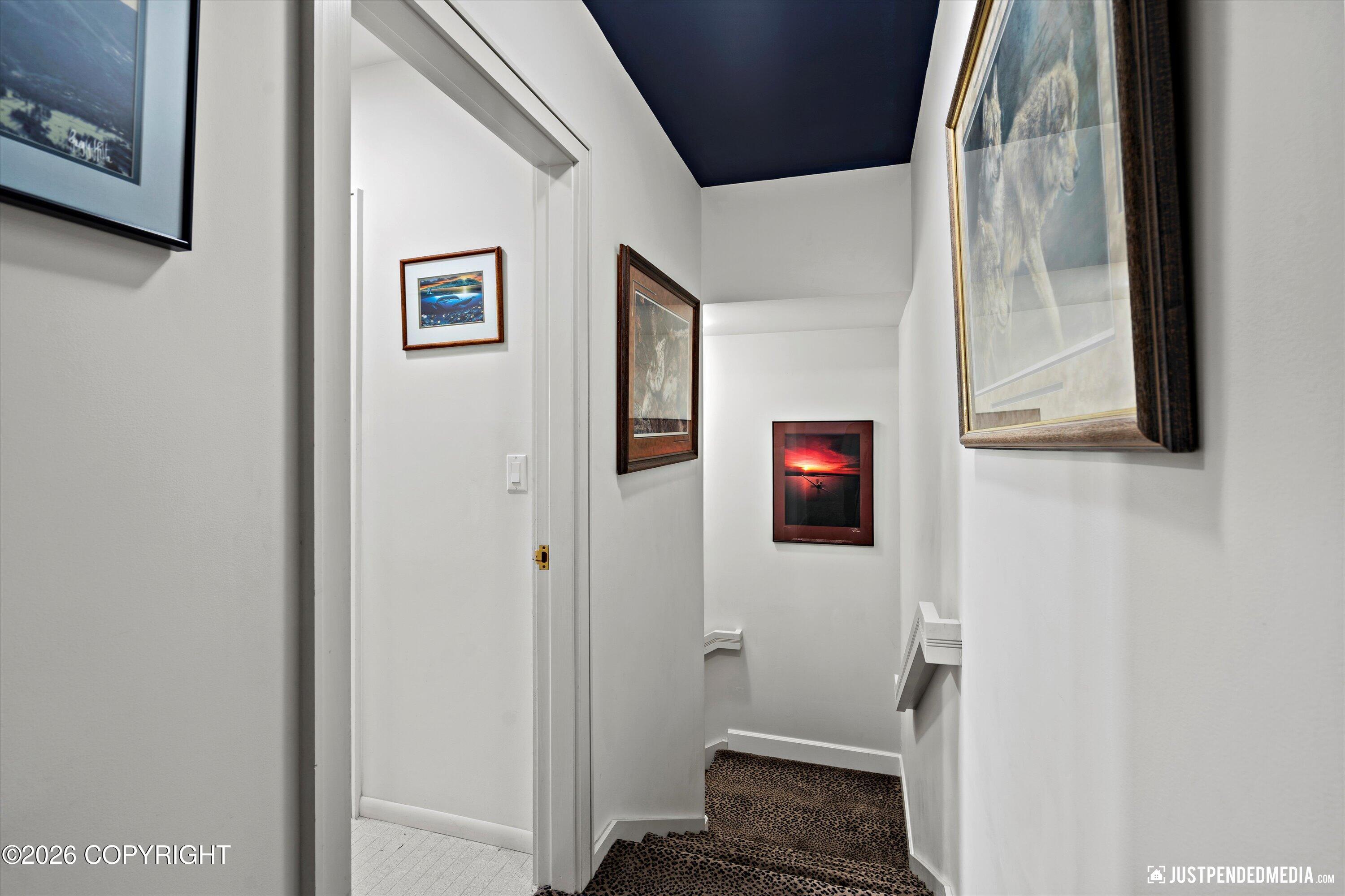 9900 Hillhaven Circle