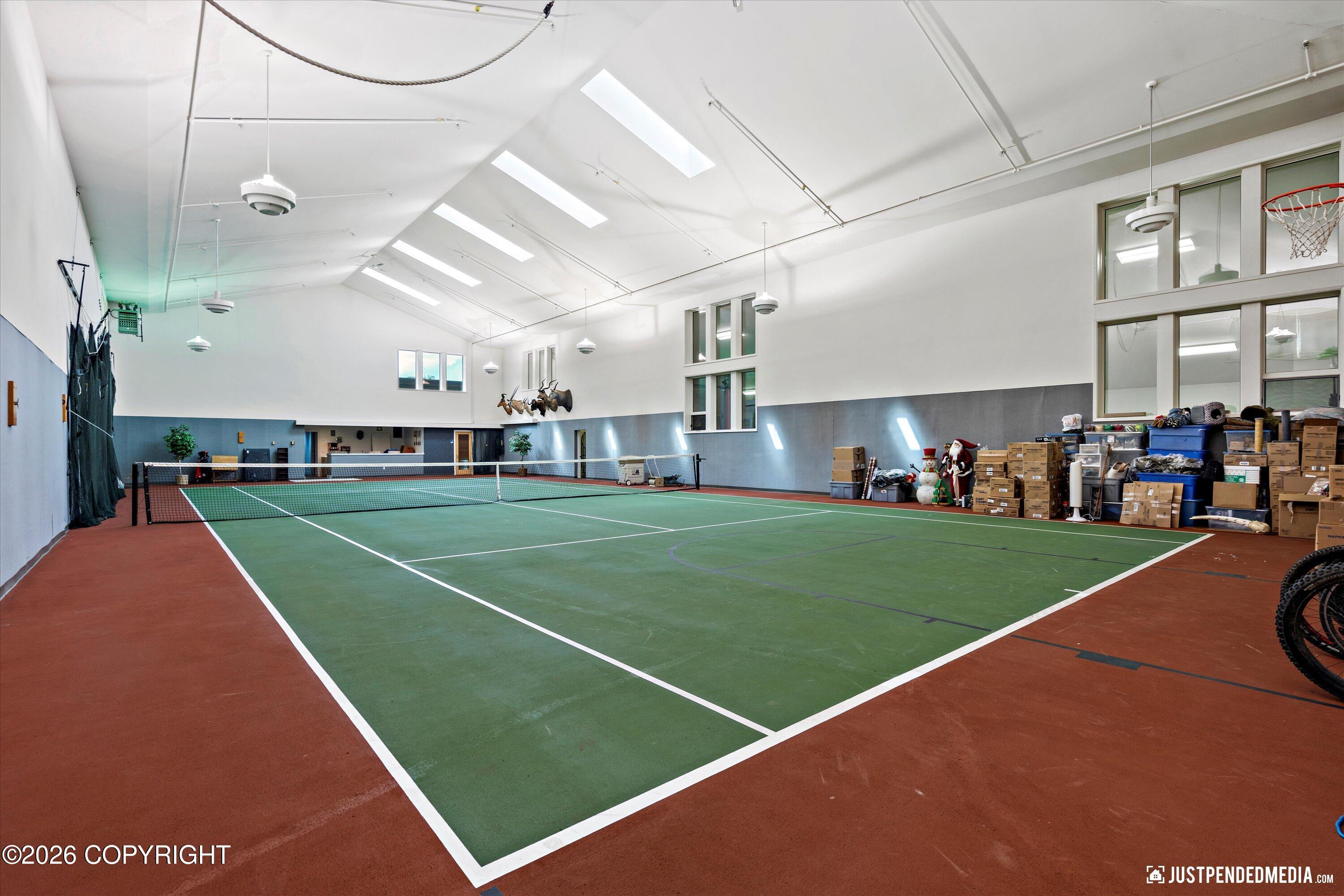 9900 Hillhaven Circle