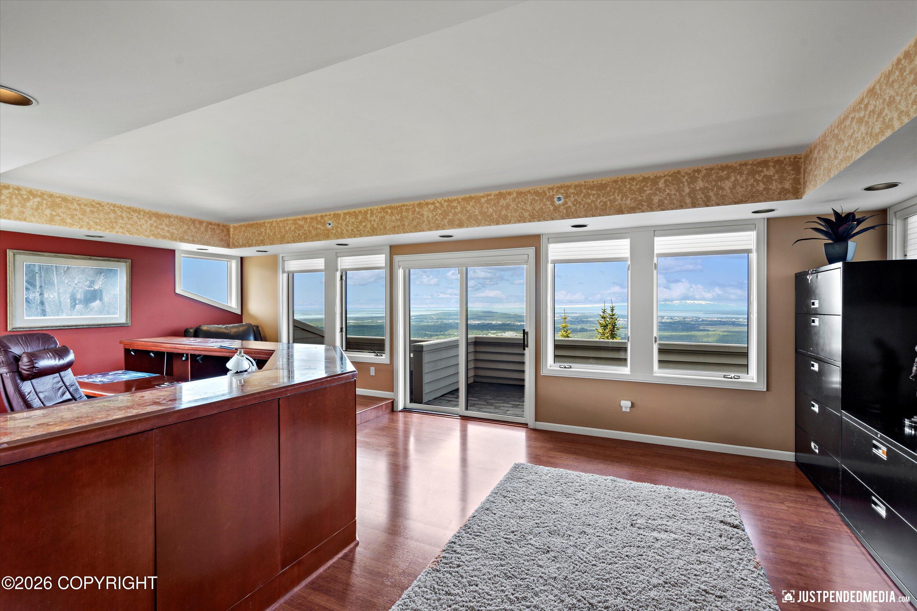 9900 Hillhaven Circle