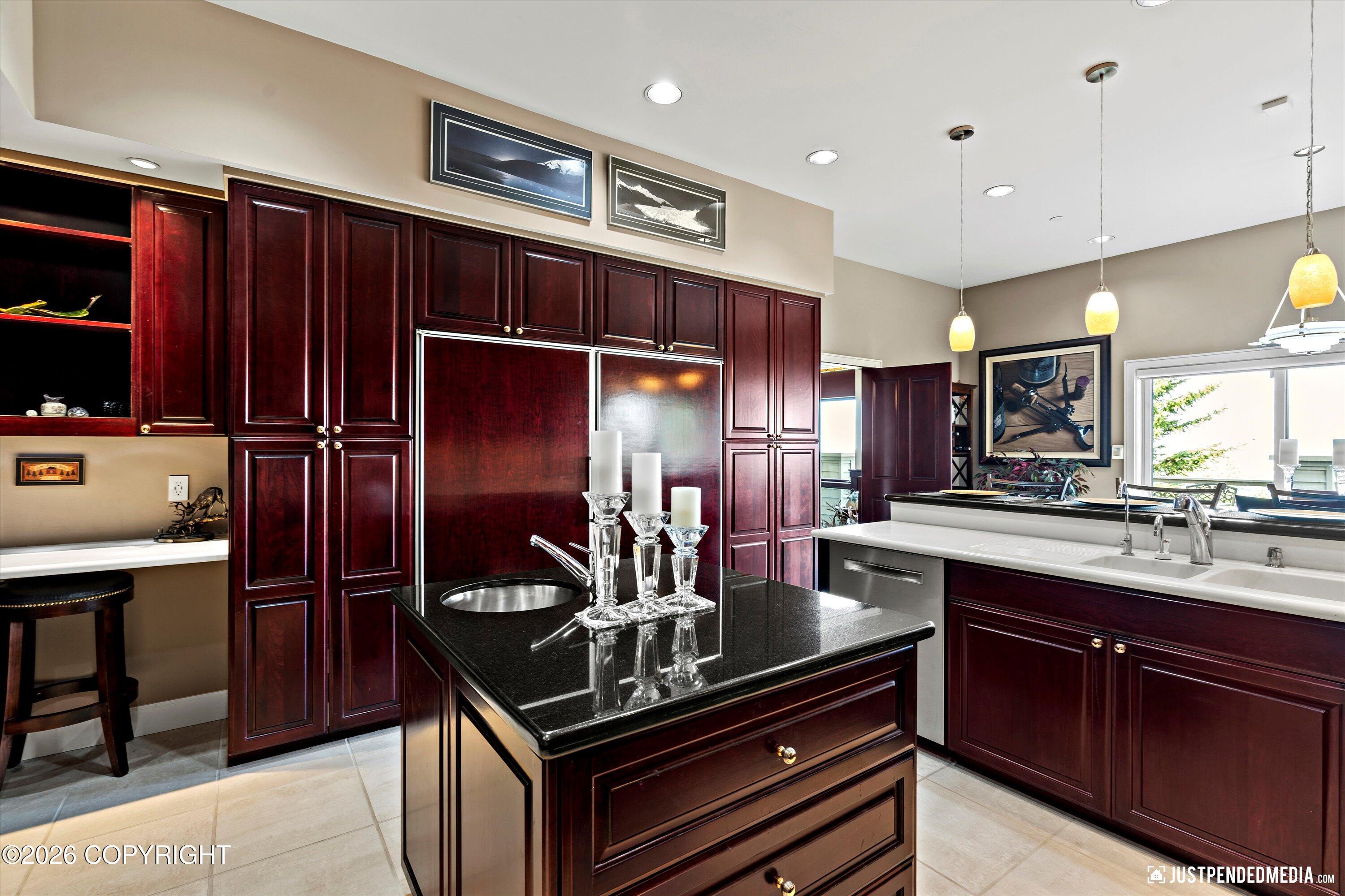 9900 Hillhaven Circle