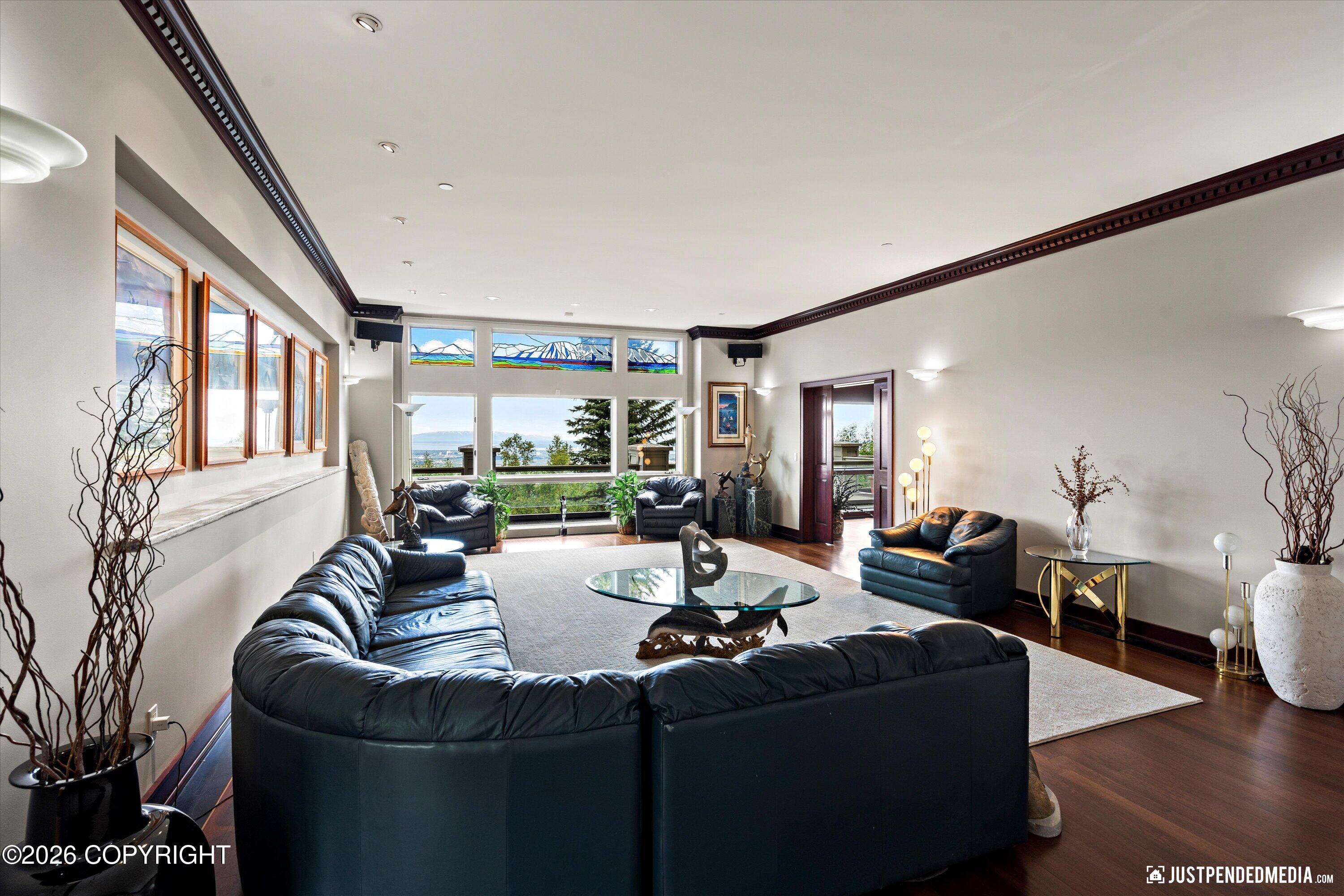 9900 Hillhaven Circle