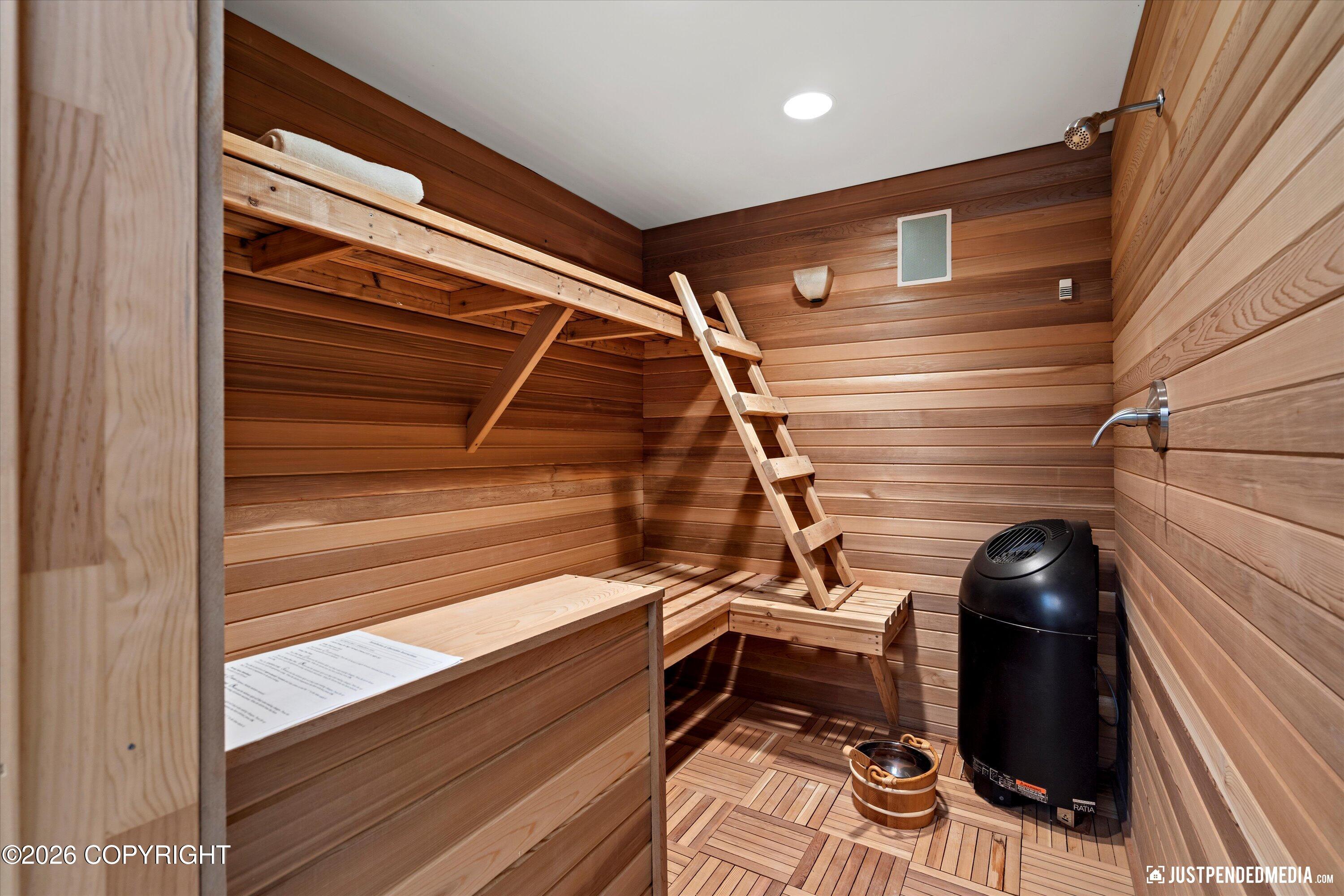 9900 Hillhaven Circle