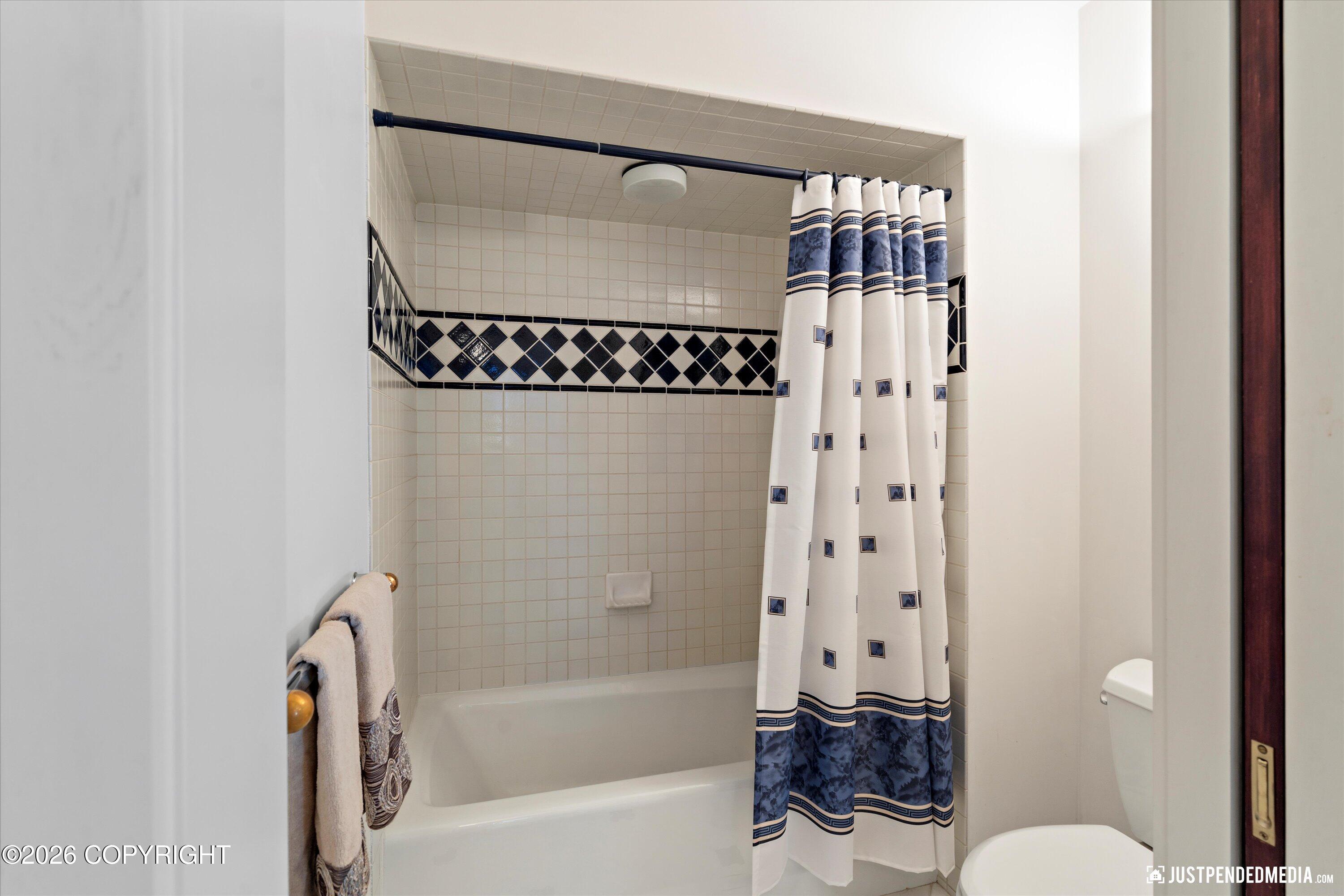 9900 Hillhaven Circle