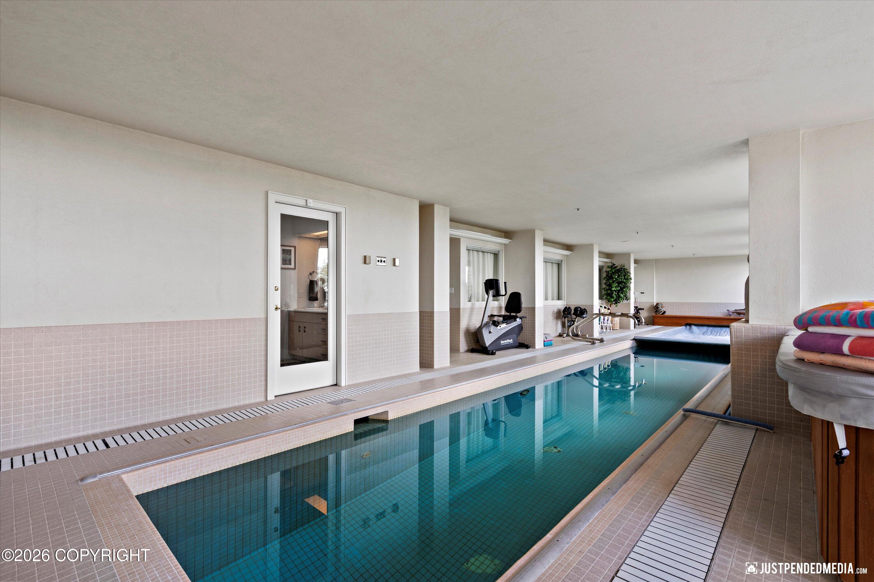 9900 Hillhaven Circle