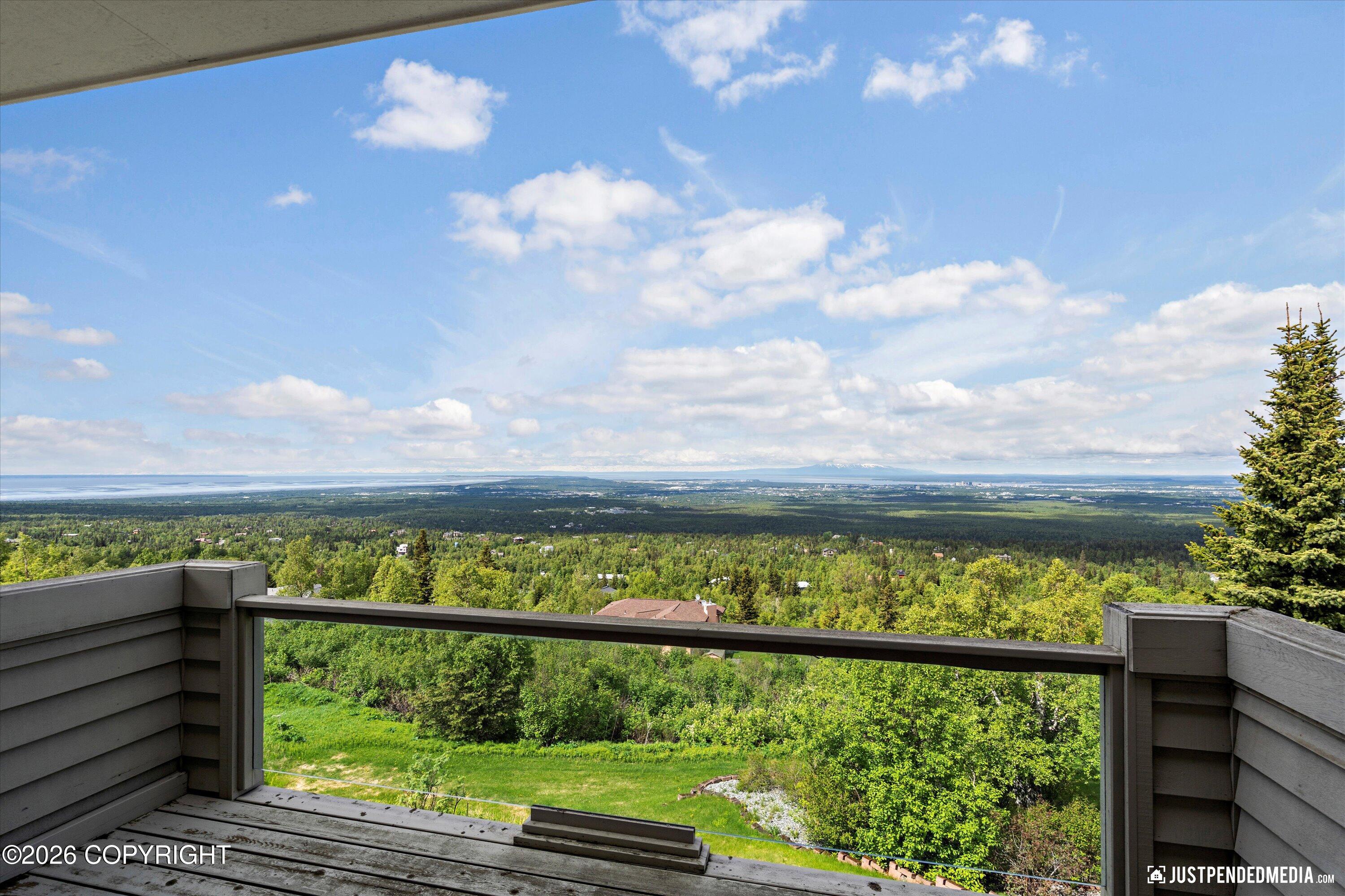 9900 Hillhaven Circle