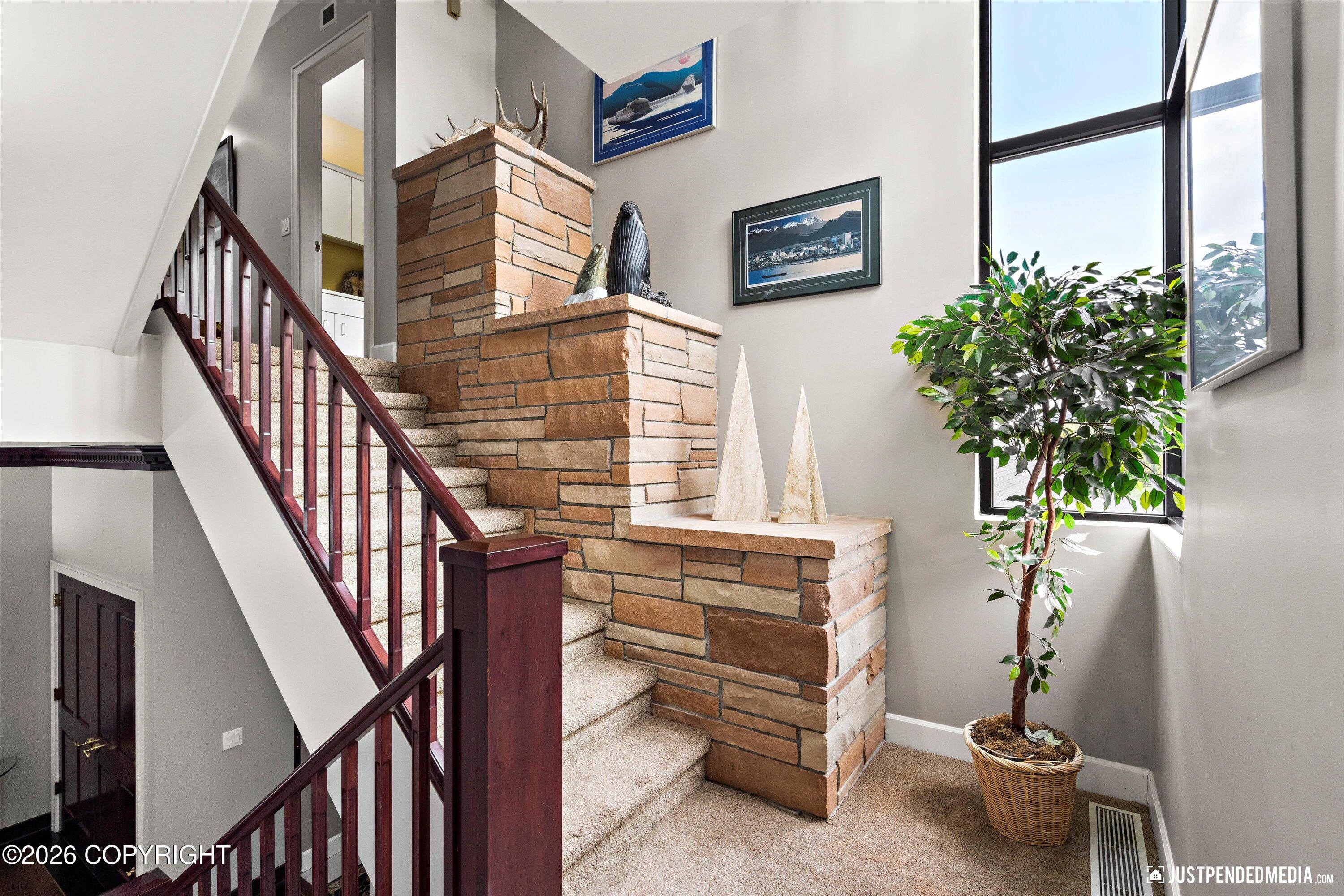 9900 Hillhaven Circle