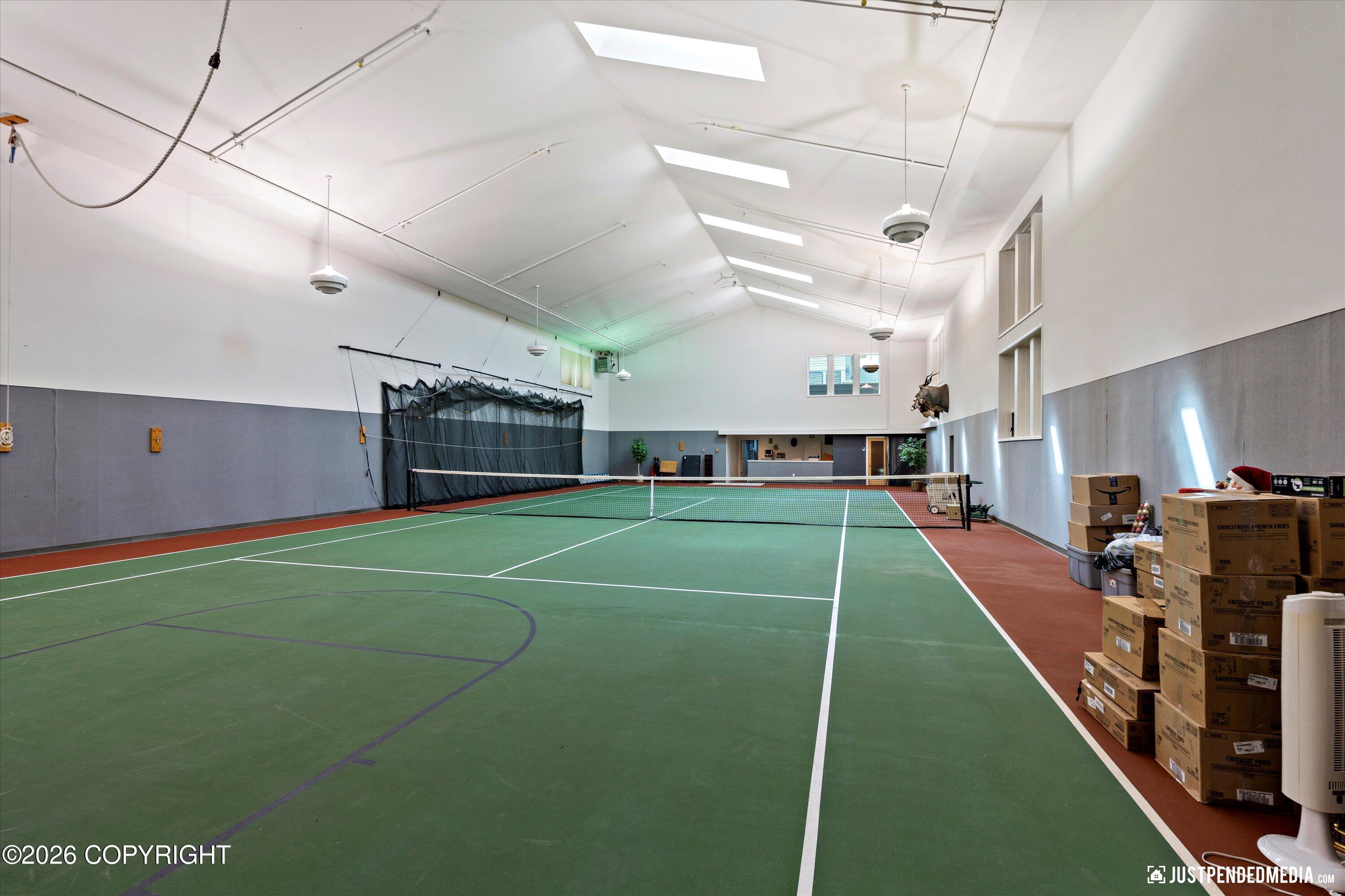 9900 Hillhaven Circle