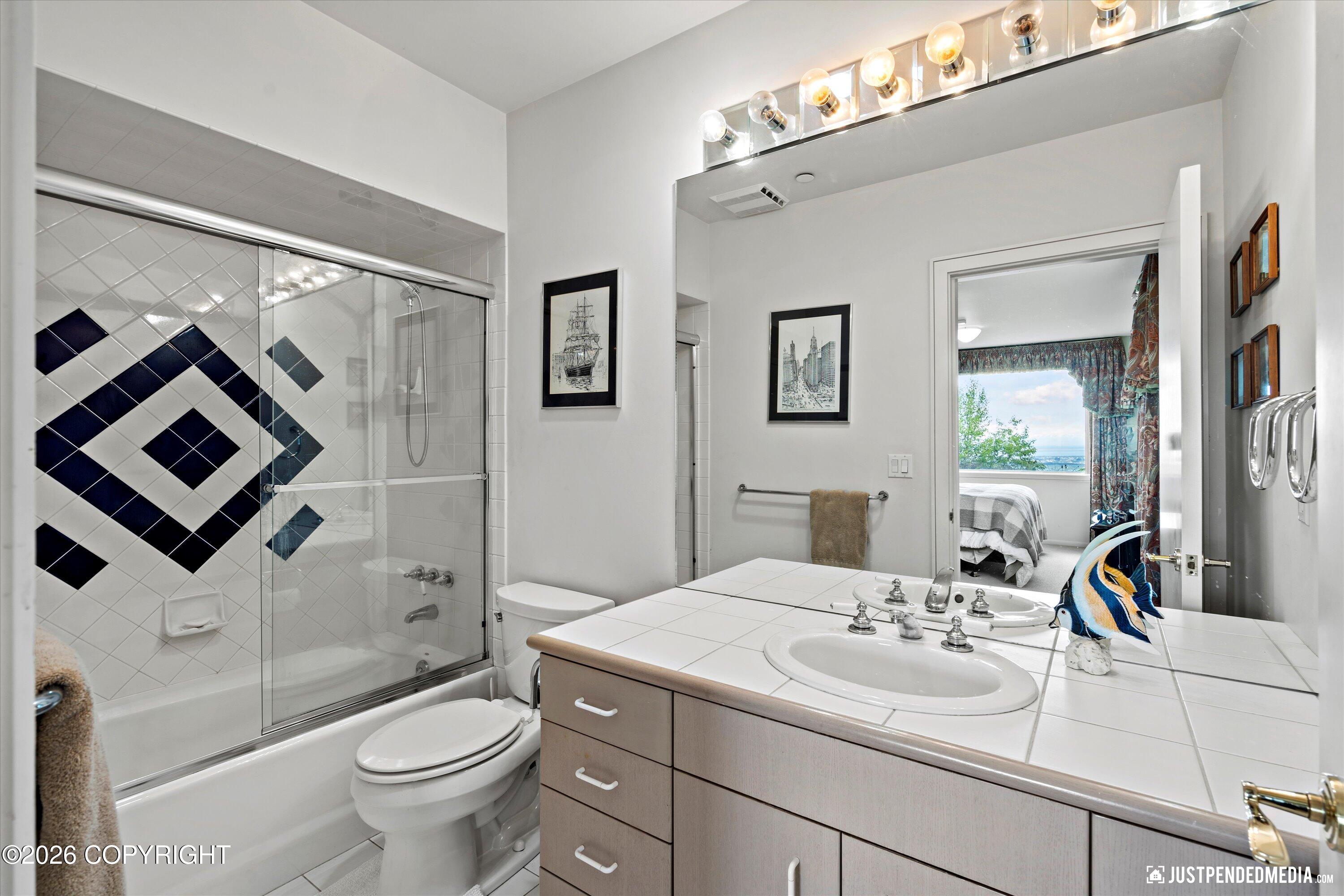 9900 Hillhaven Circle