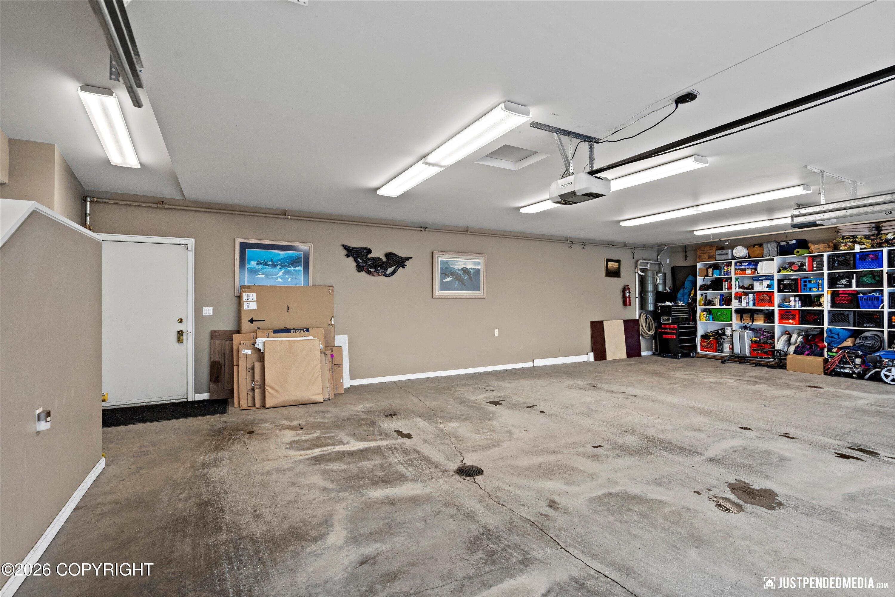 9900 Hillhaven Circle