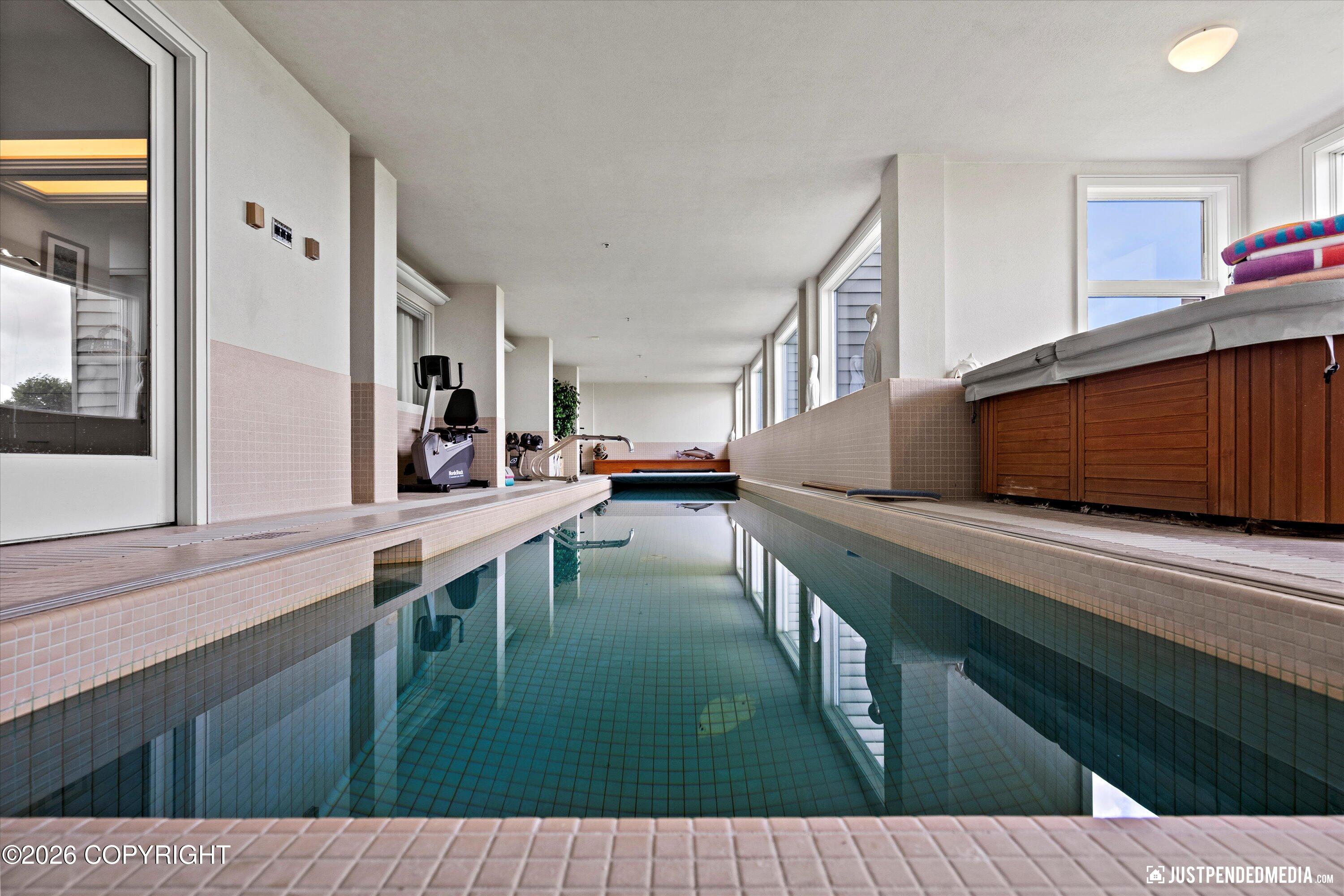 9900 Hillhaven Circle