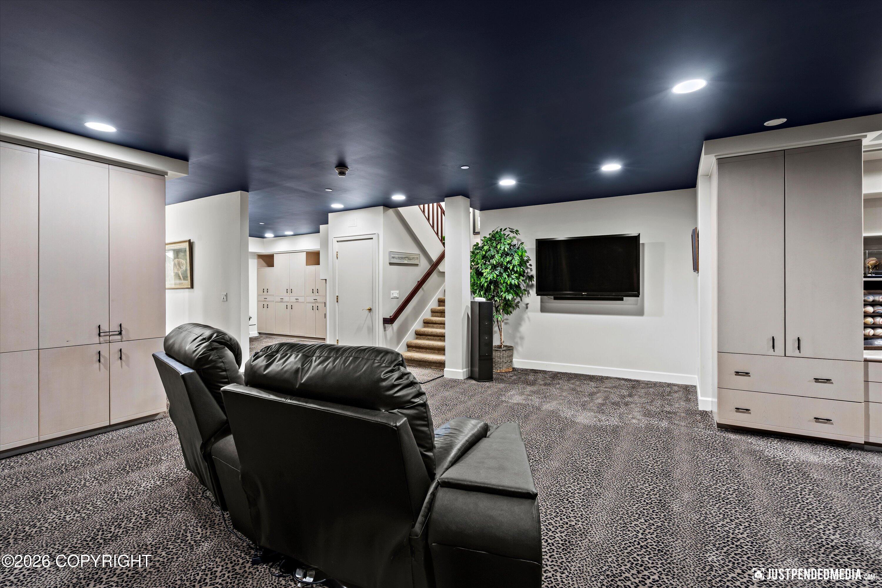 9900 Hillhaven Circle