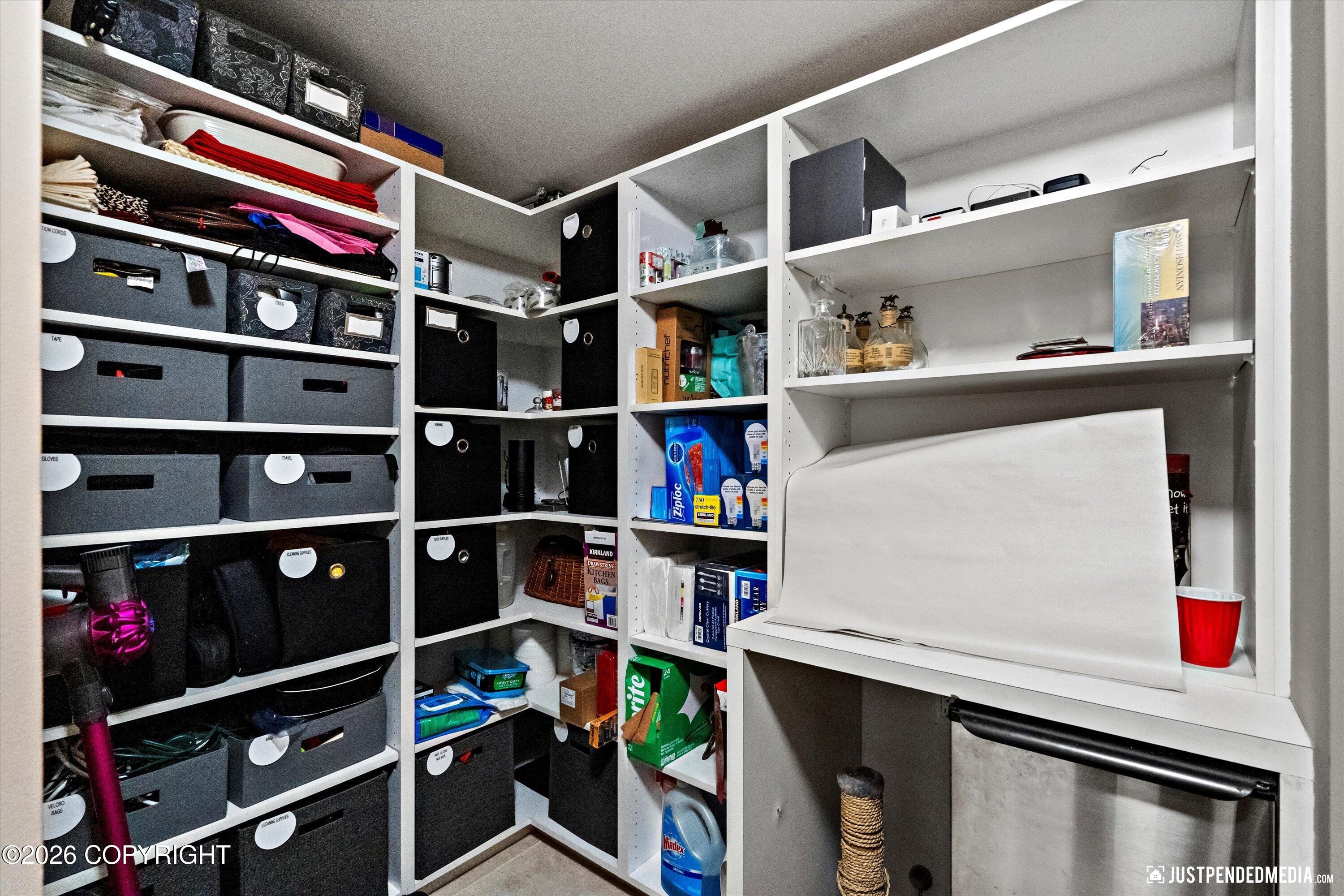 9900 Hillhaven Circle