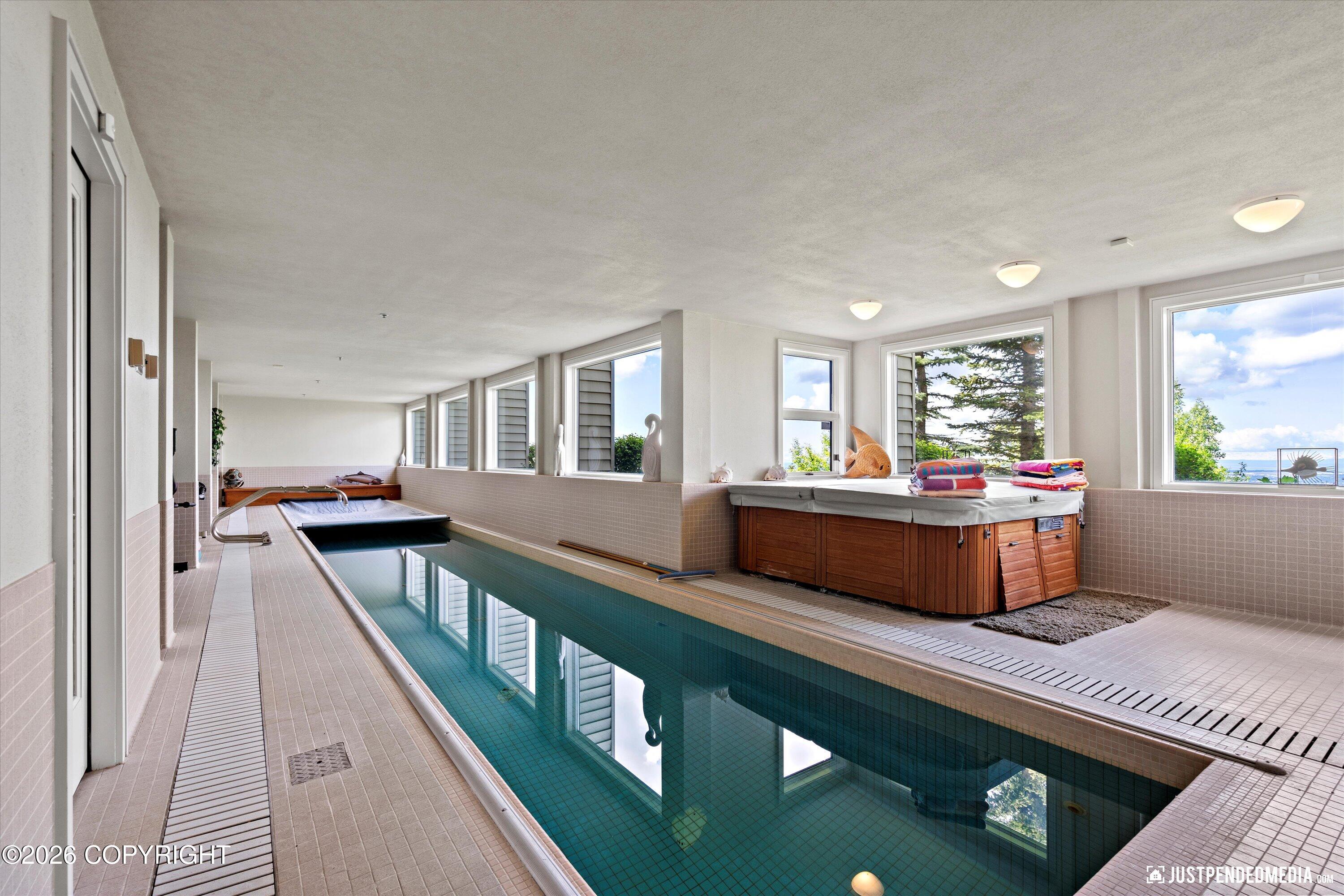 9900 Hillhaven Circle