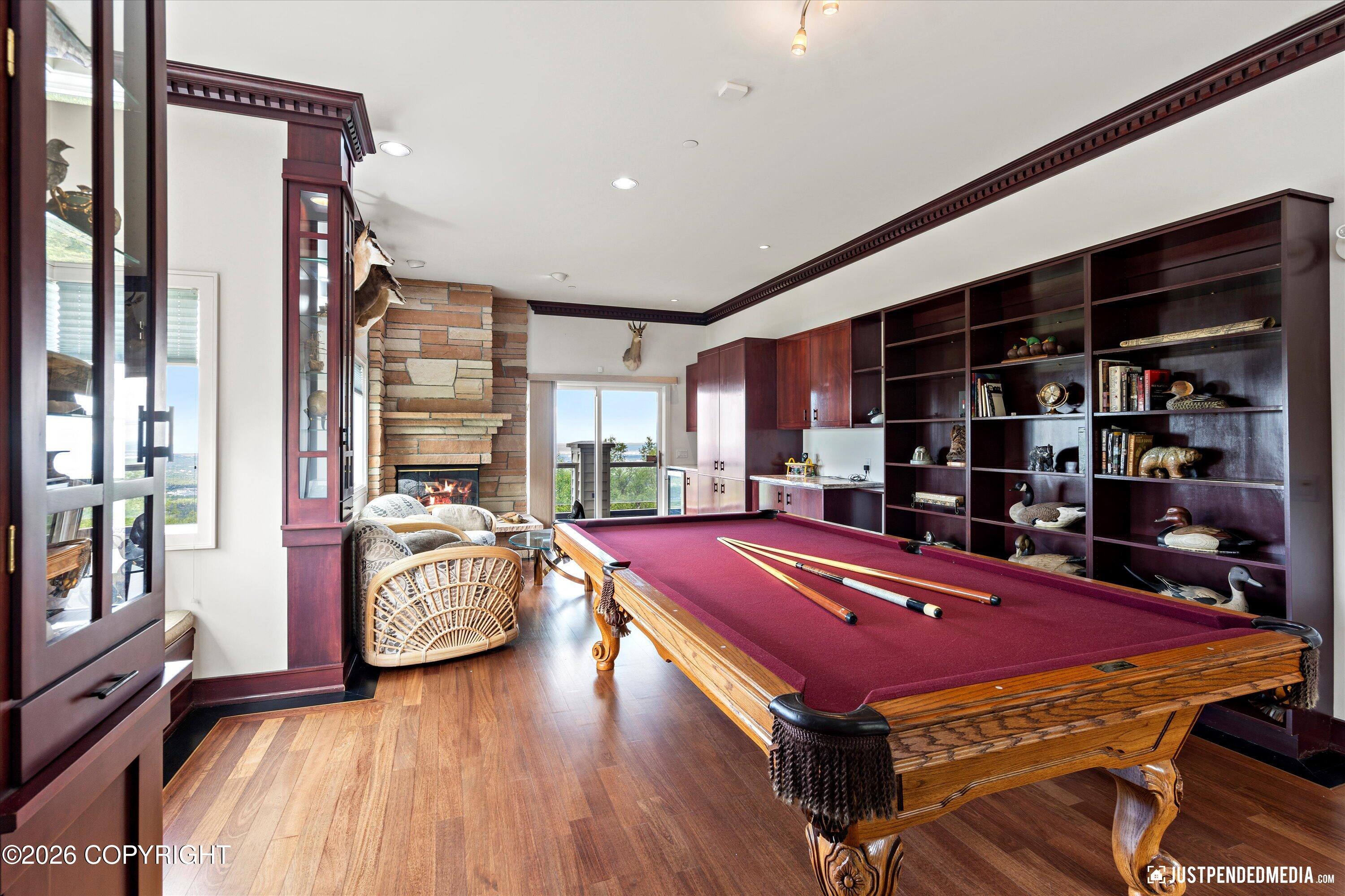 9900 Hillhaven Circle