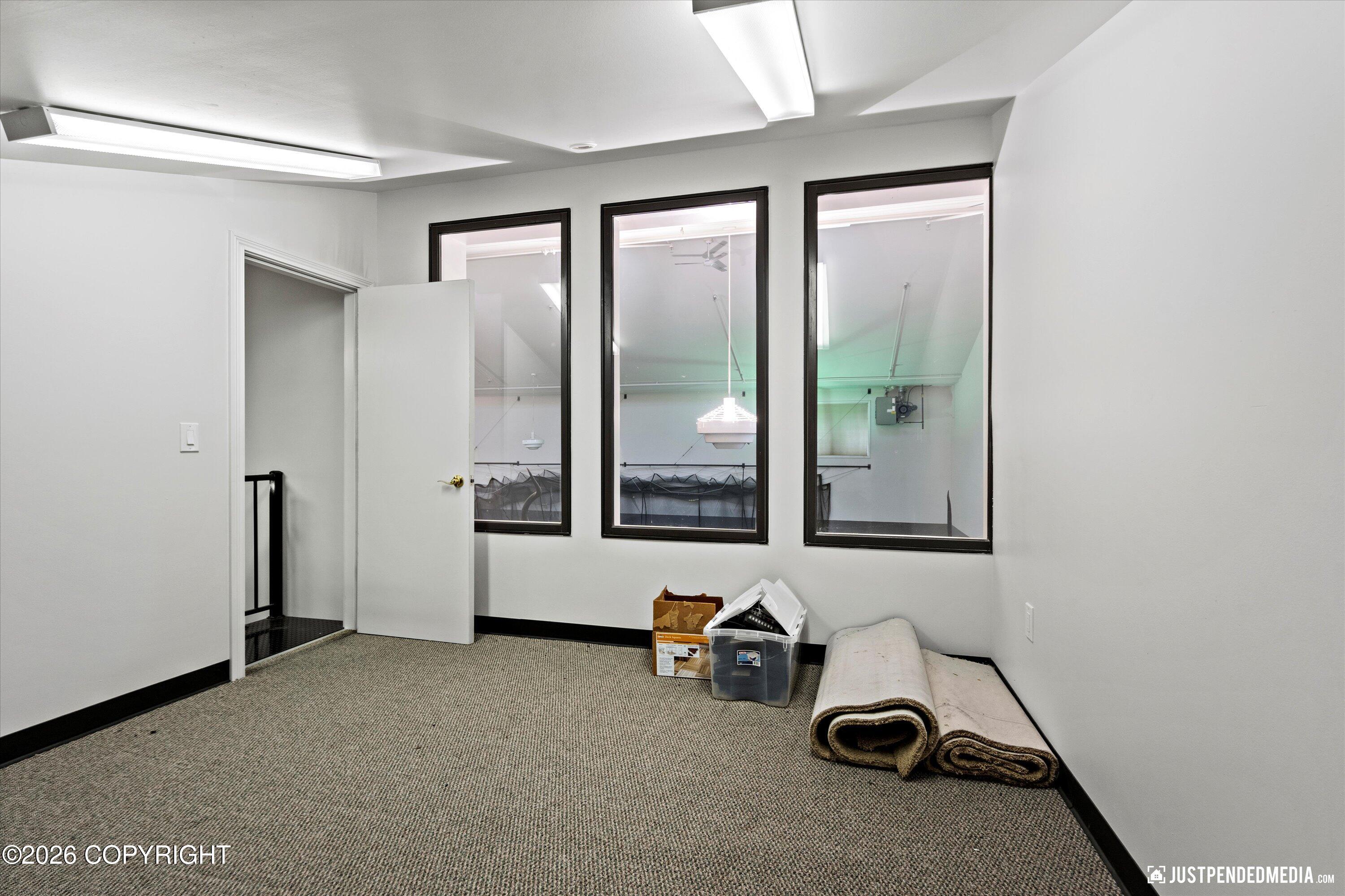 9900 Hillhaven Circle