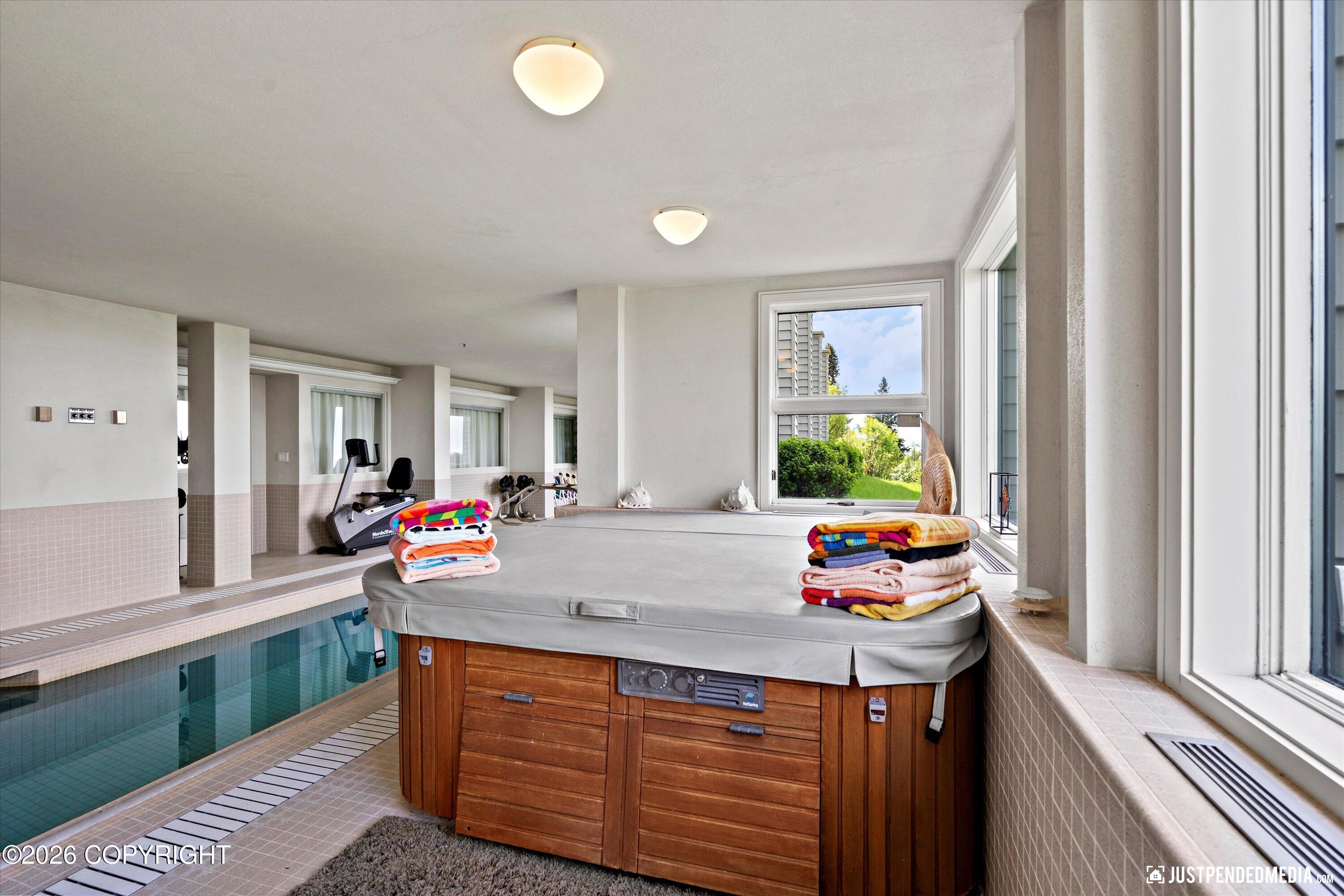 9900 Hillhaven Circle