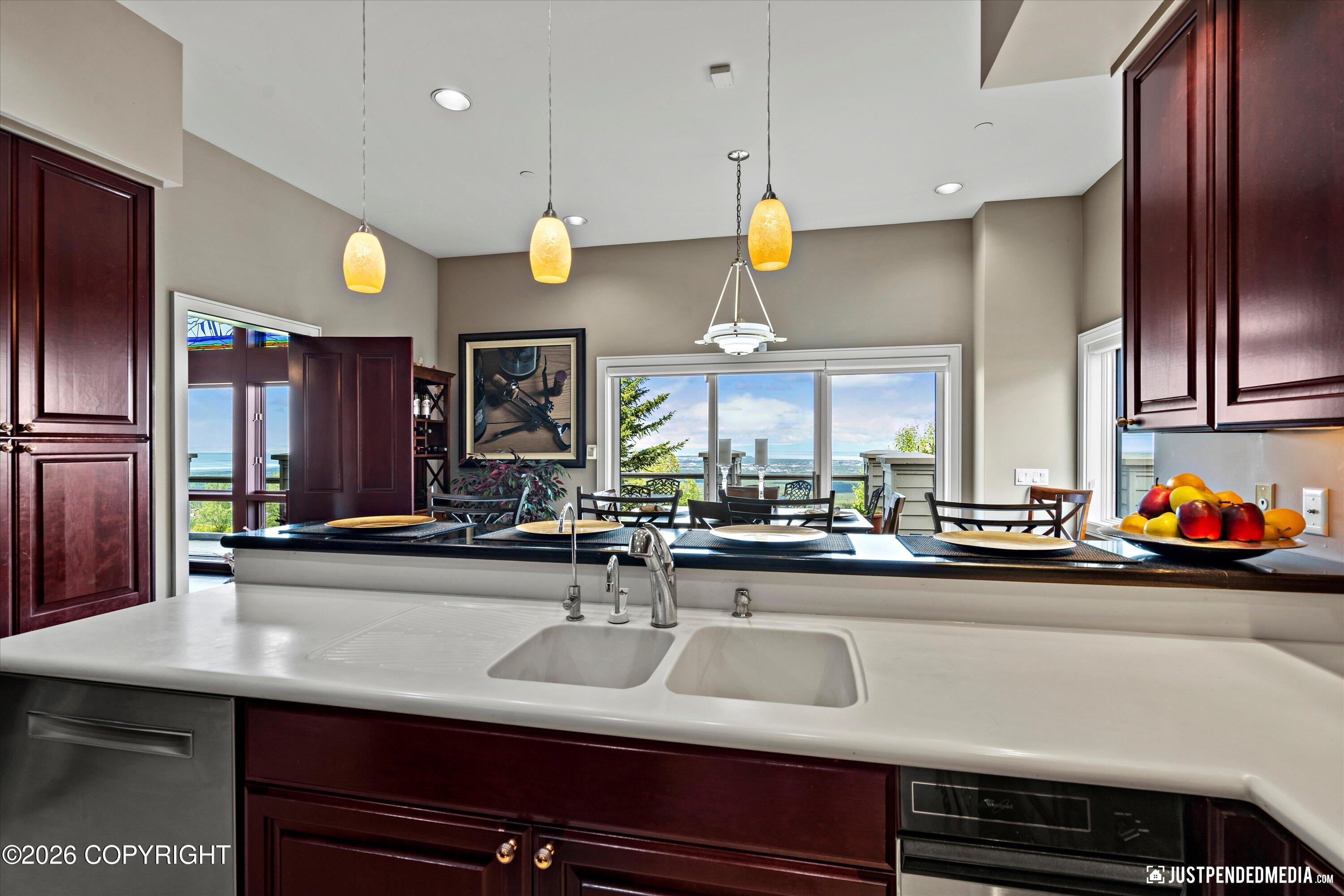 9900 Hillhaven Circle