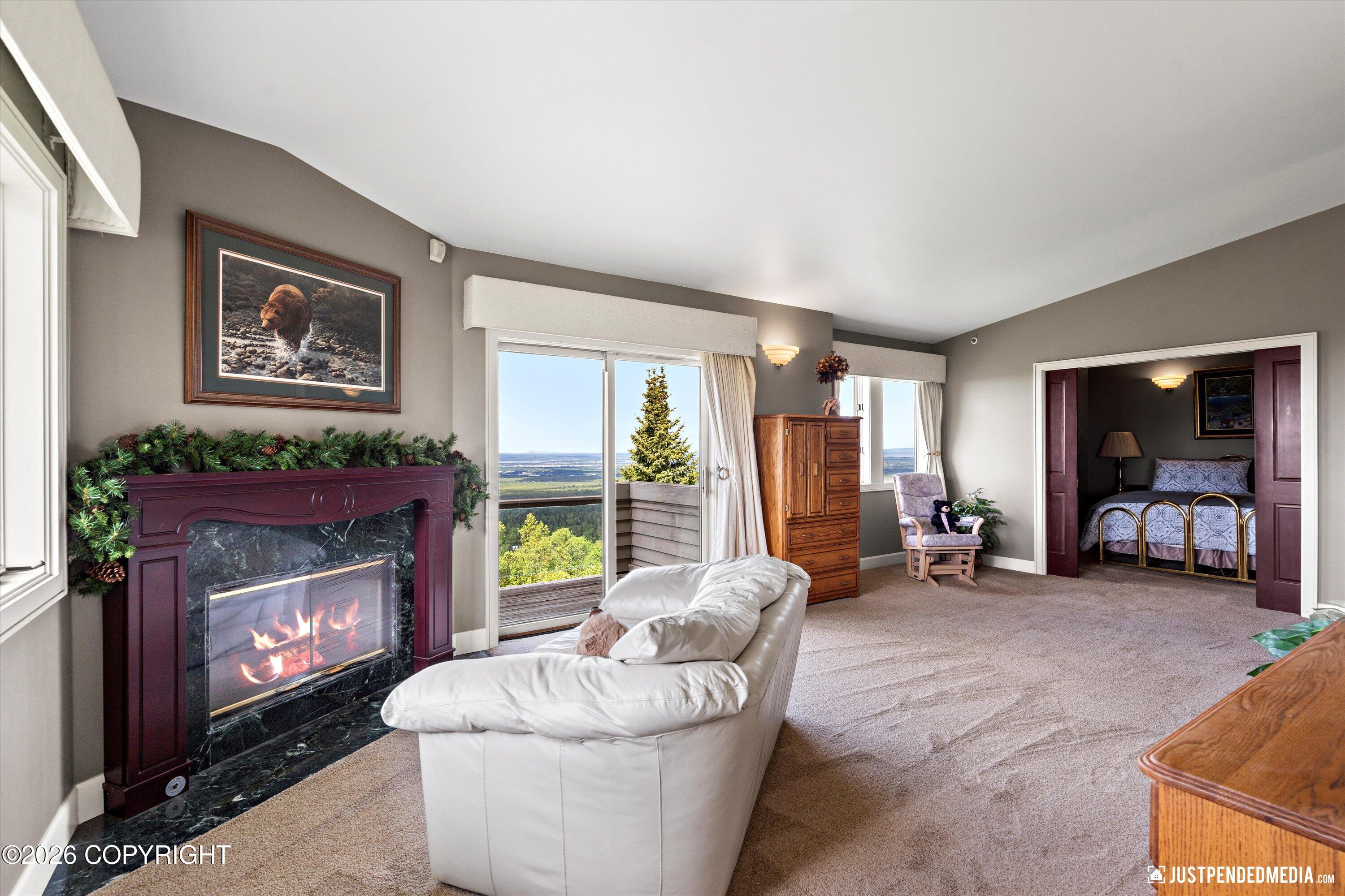 9900 Hillhaven Circle