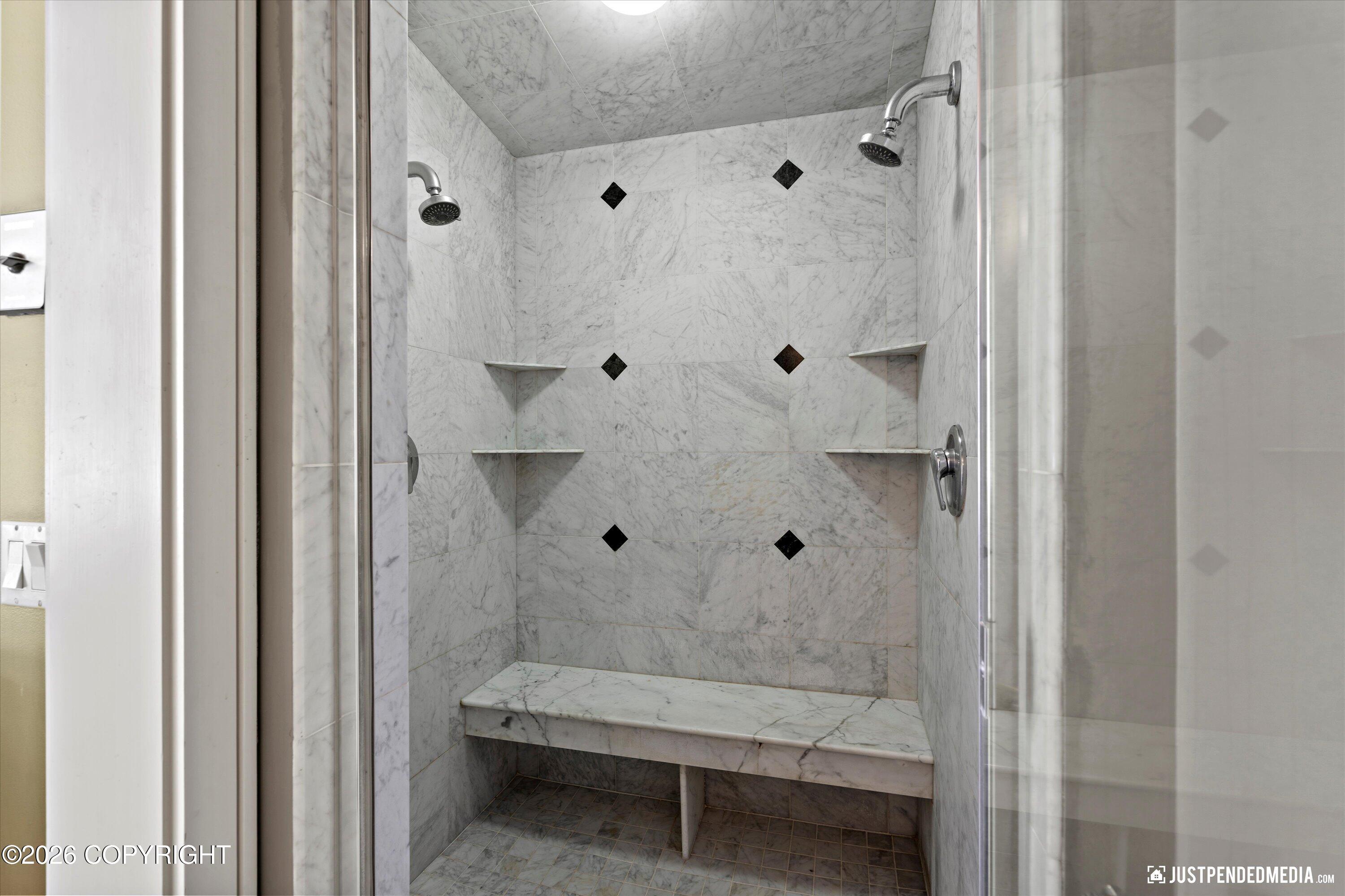 9900 Hillhaven Circle