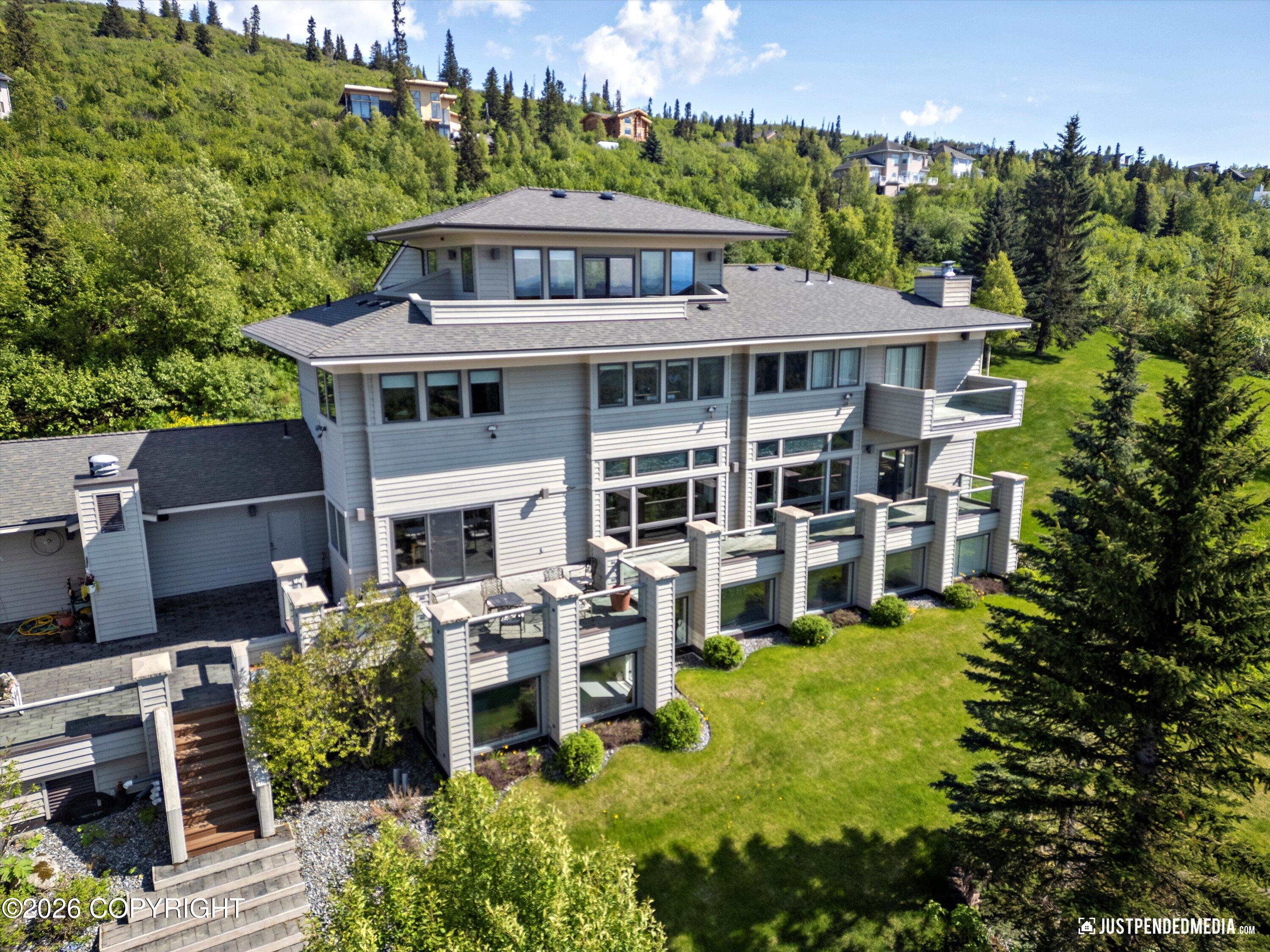 9900 Hillhaven Circle