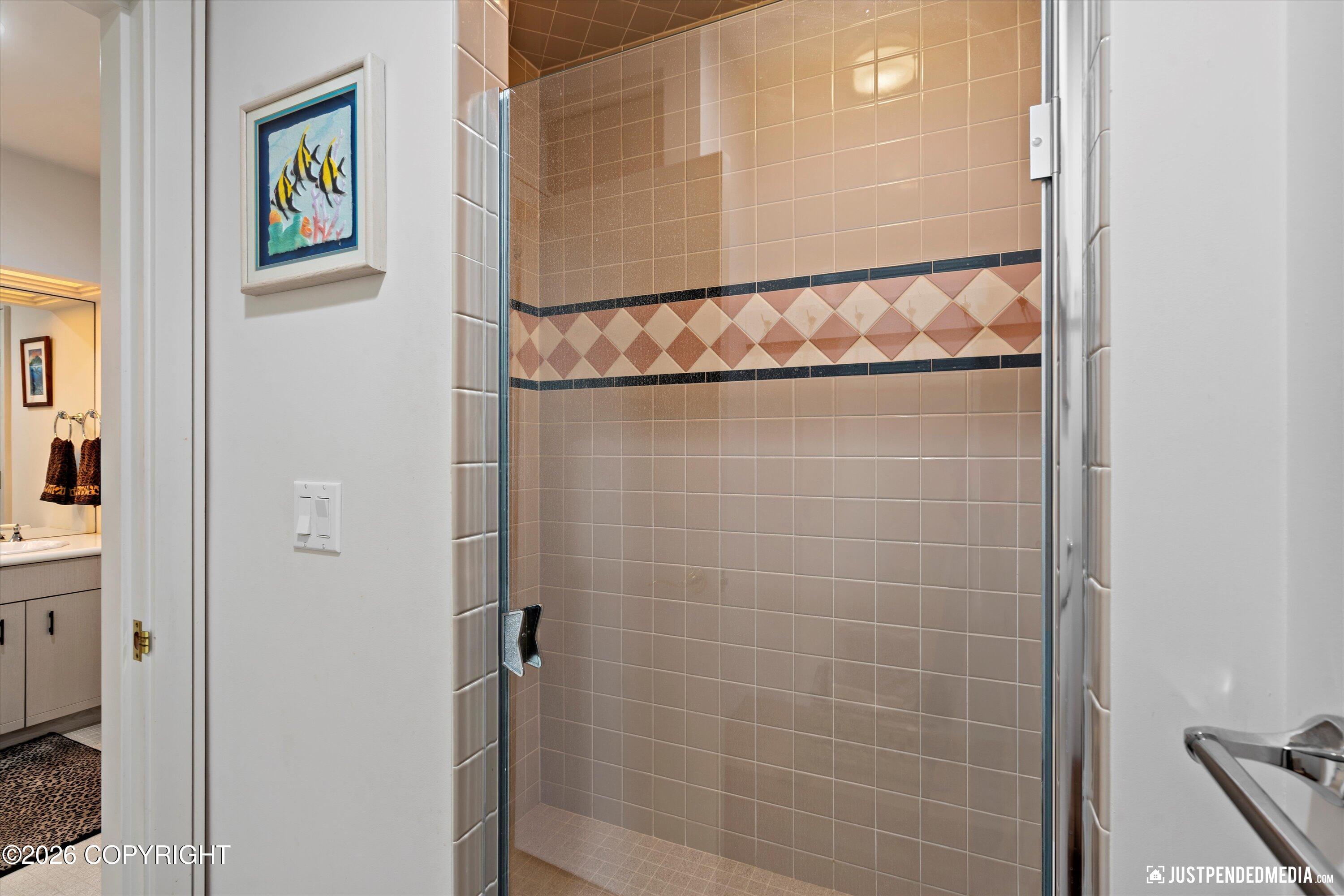 9900 Hillhaven Circle