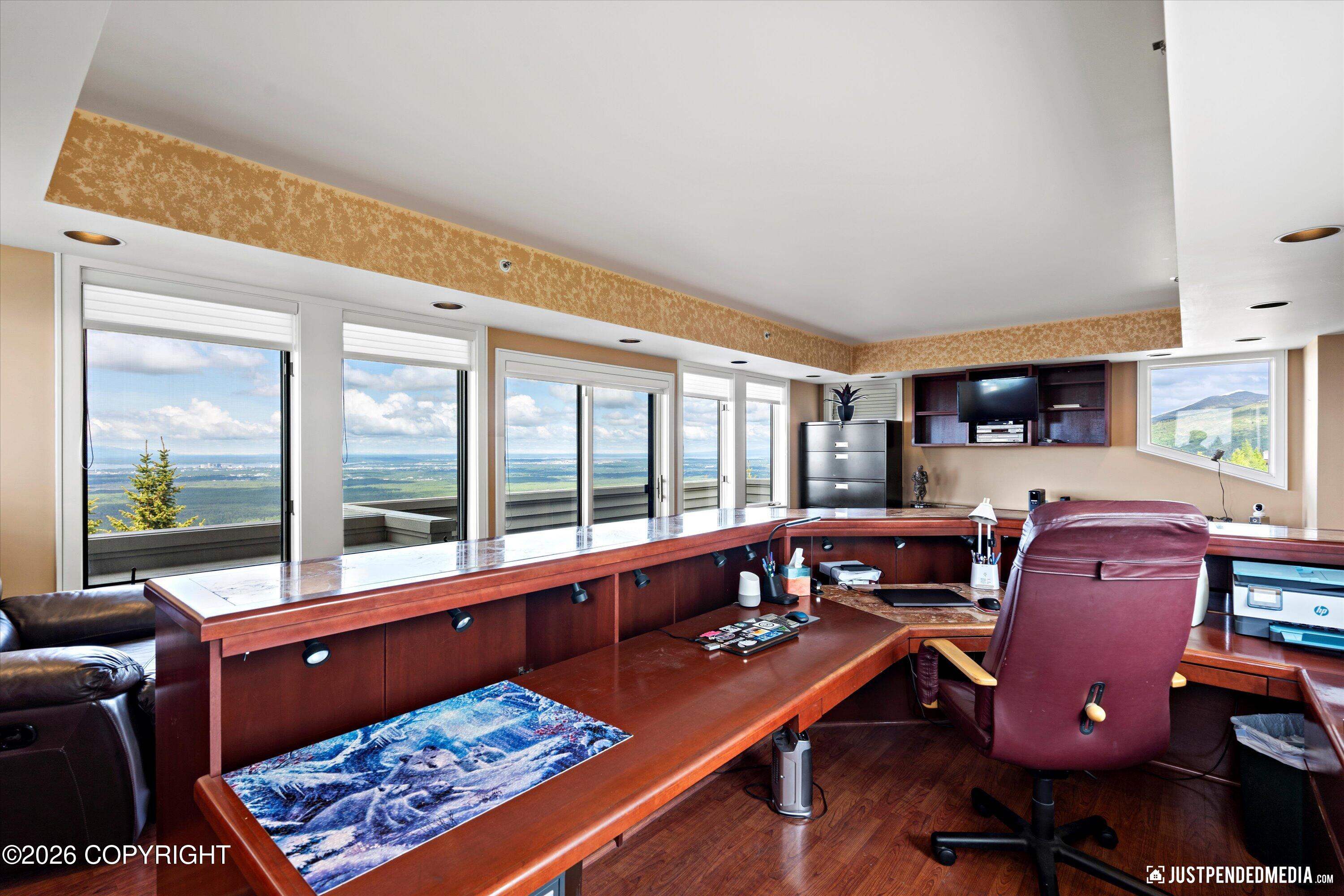 9900 Hillhaven Circle