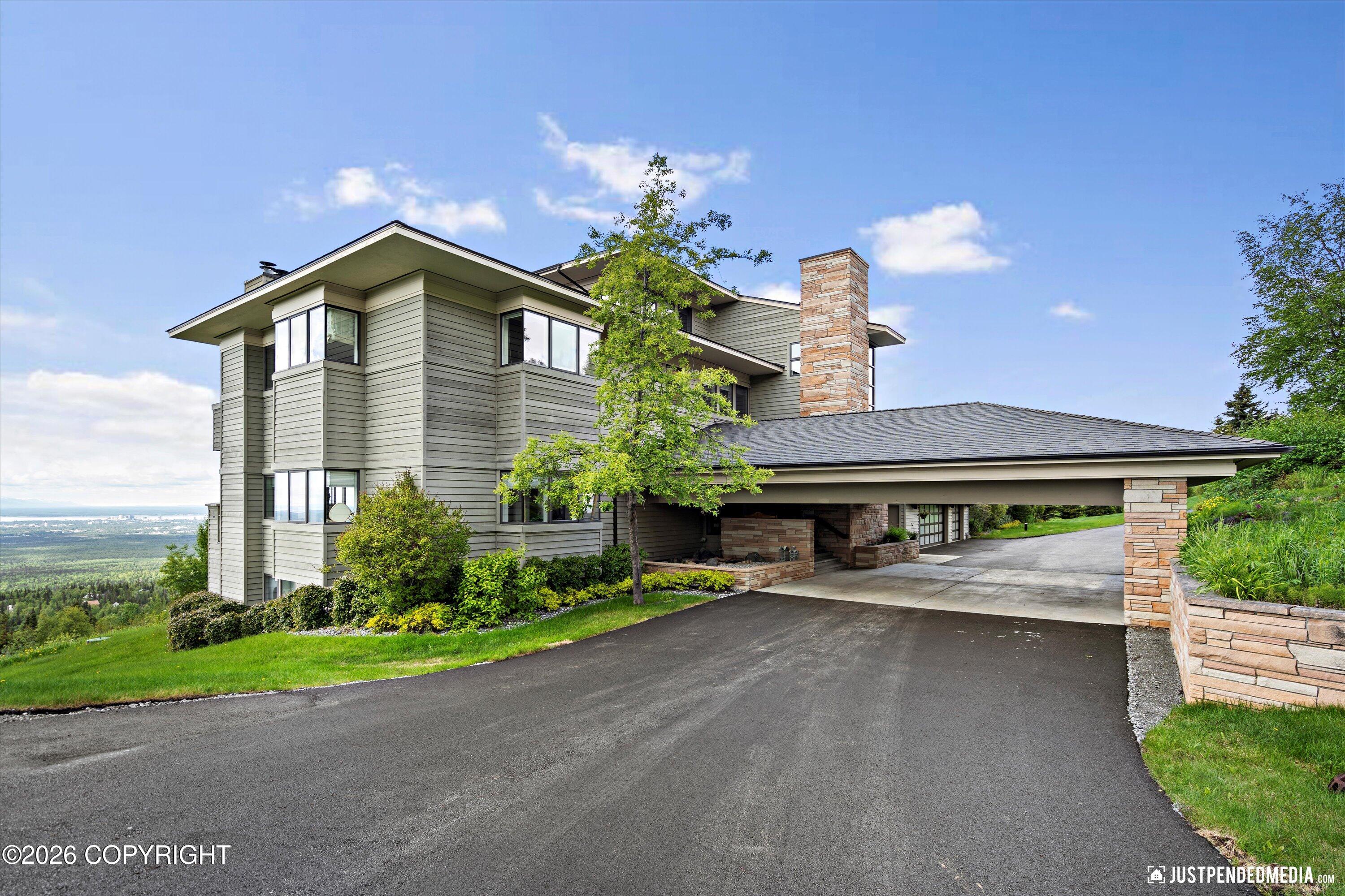 9900 Hillhaven Circle