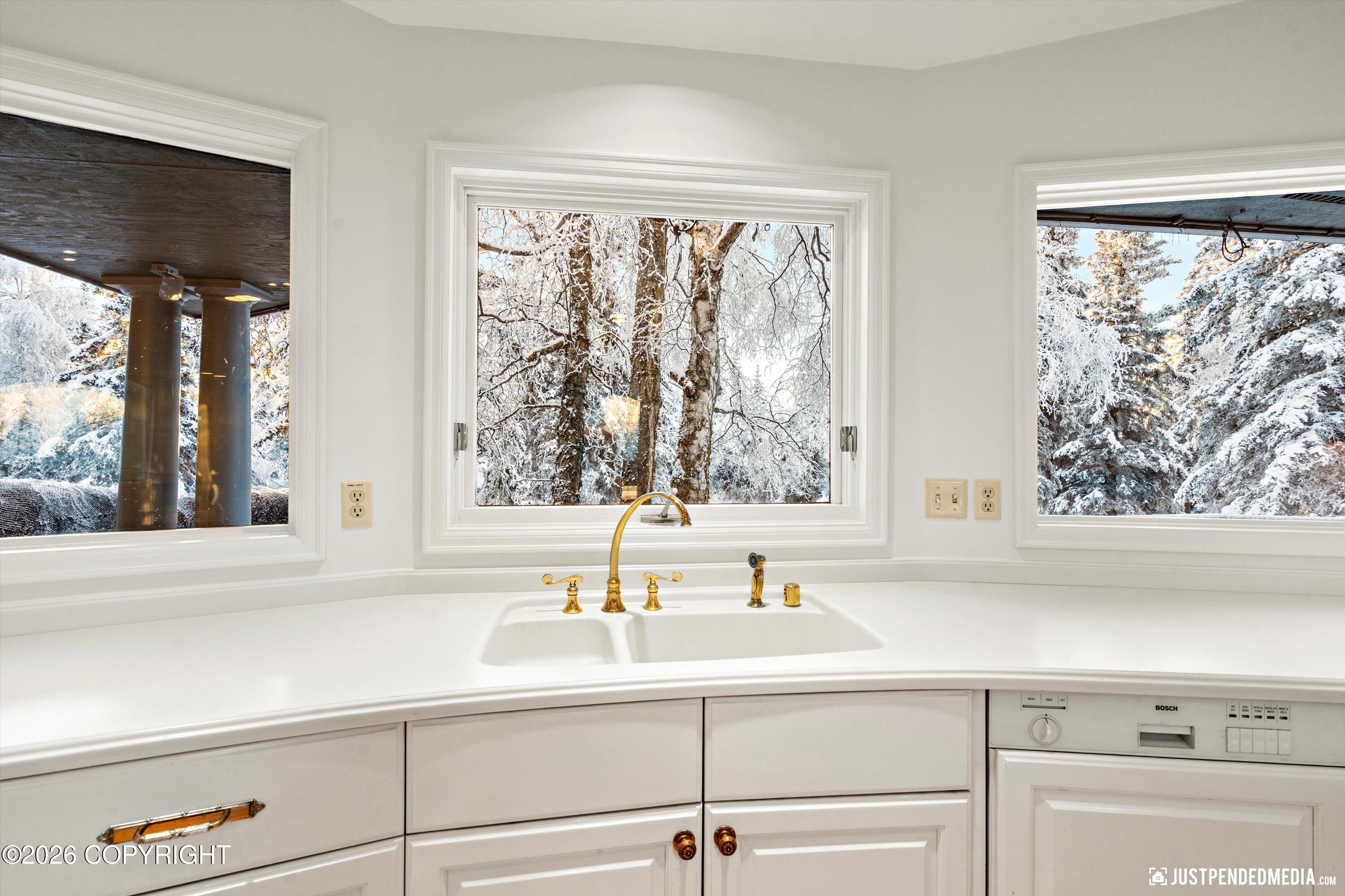 9400 Spring Hill Drive