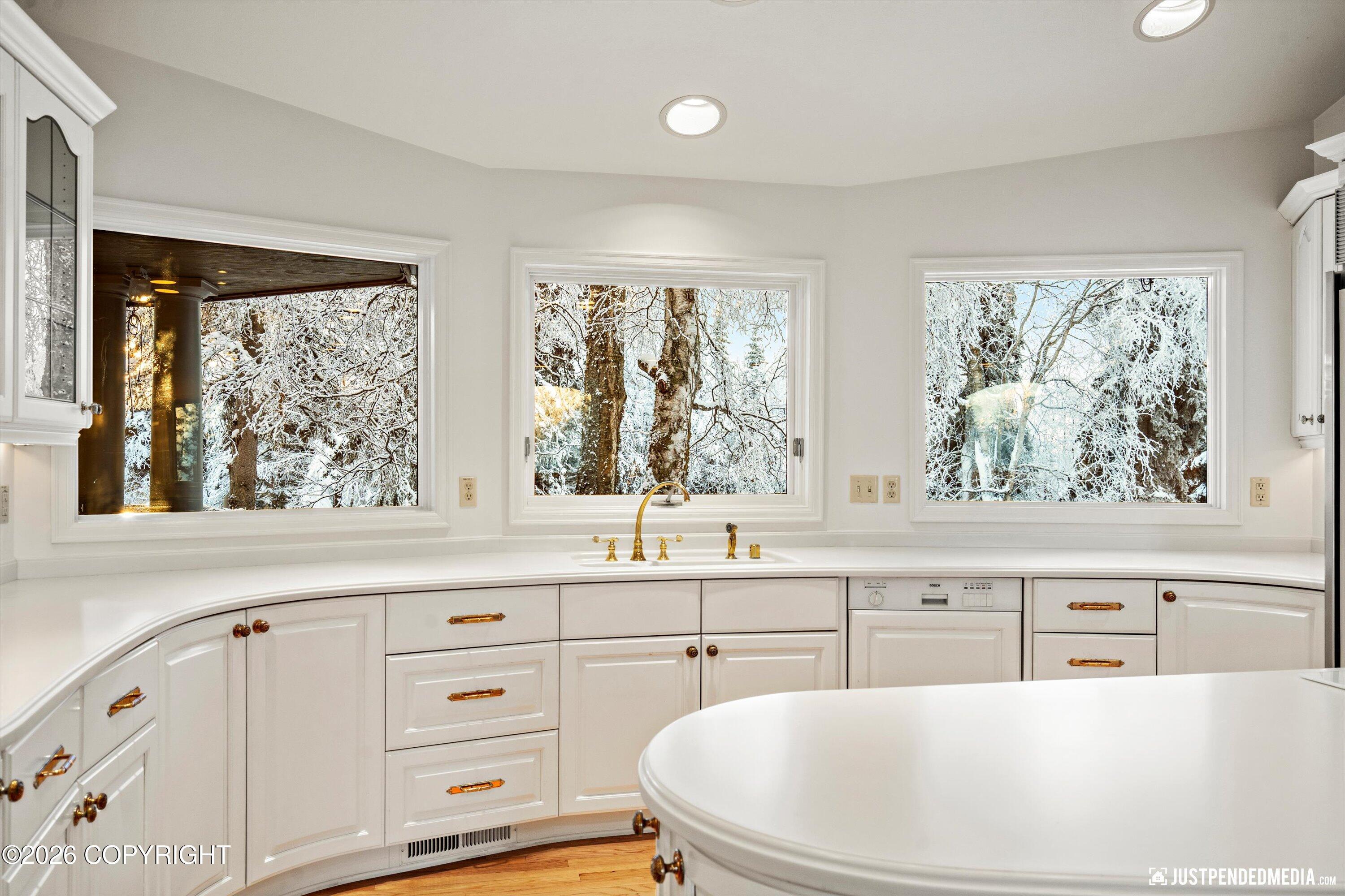 9400 Spring Hill Drive