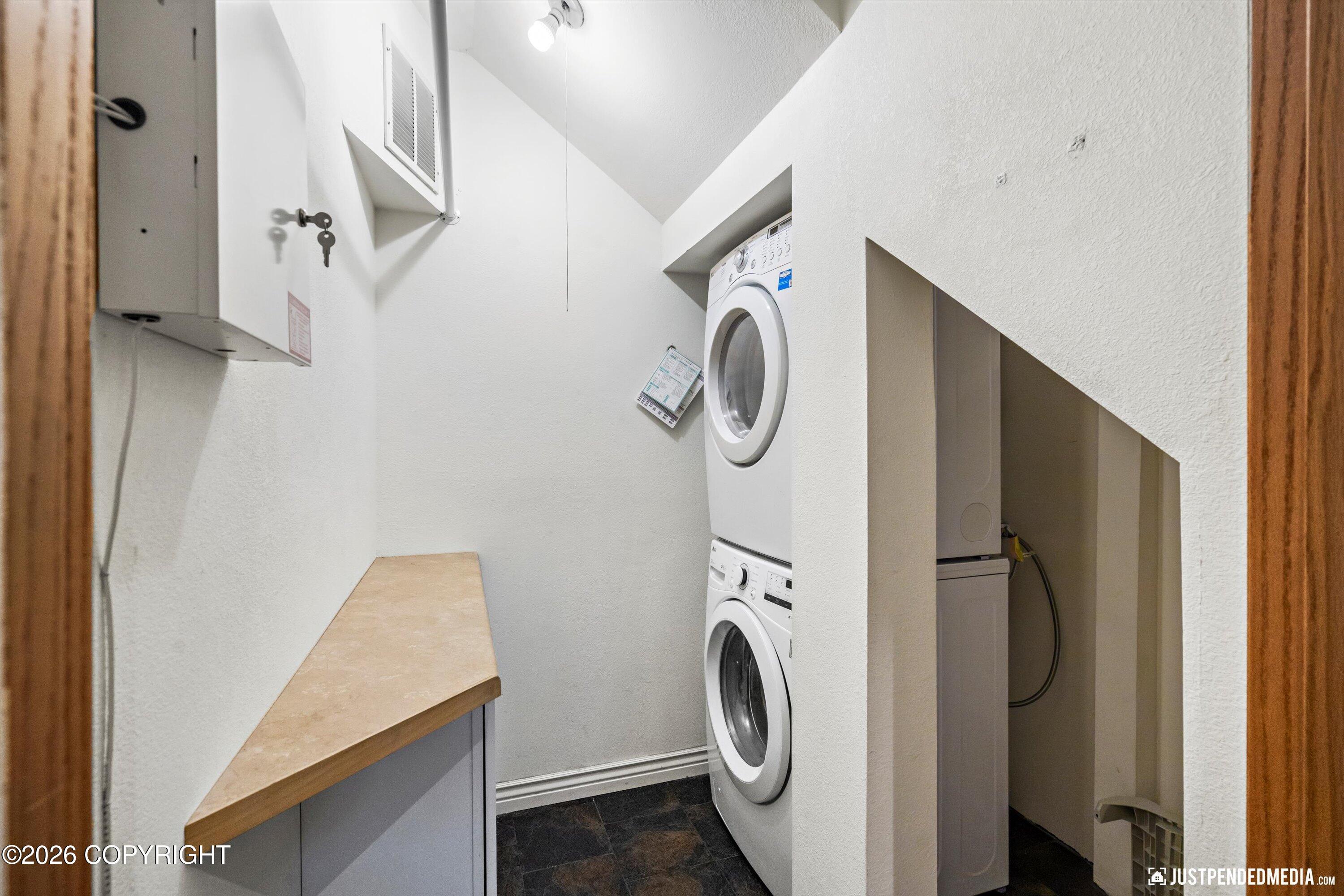 9400 Spring Hill Drive