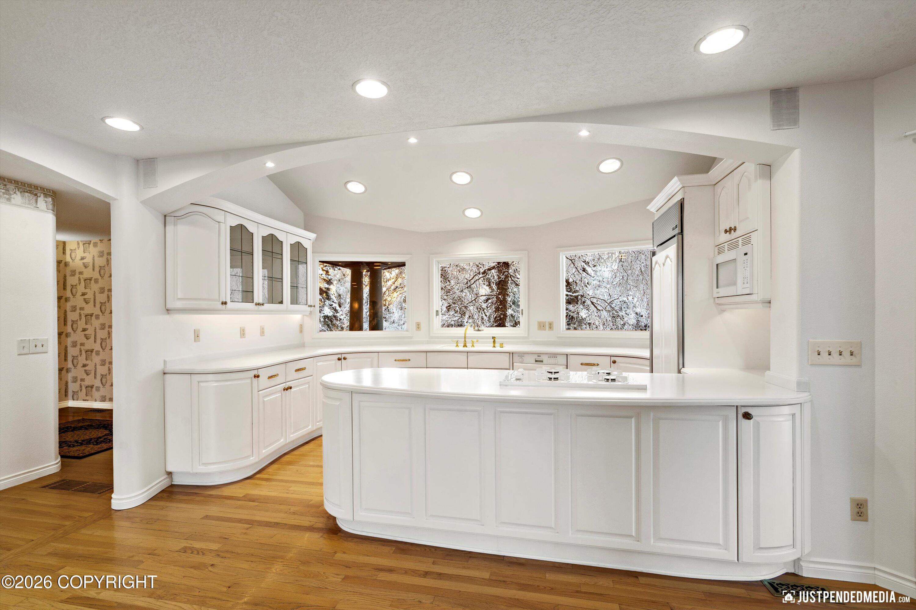 9400 Spring Hill Drive