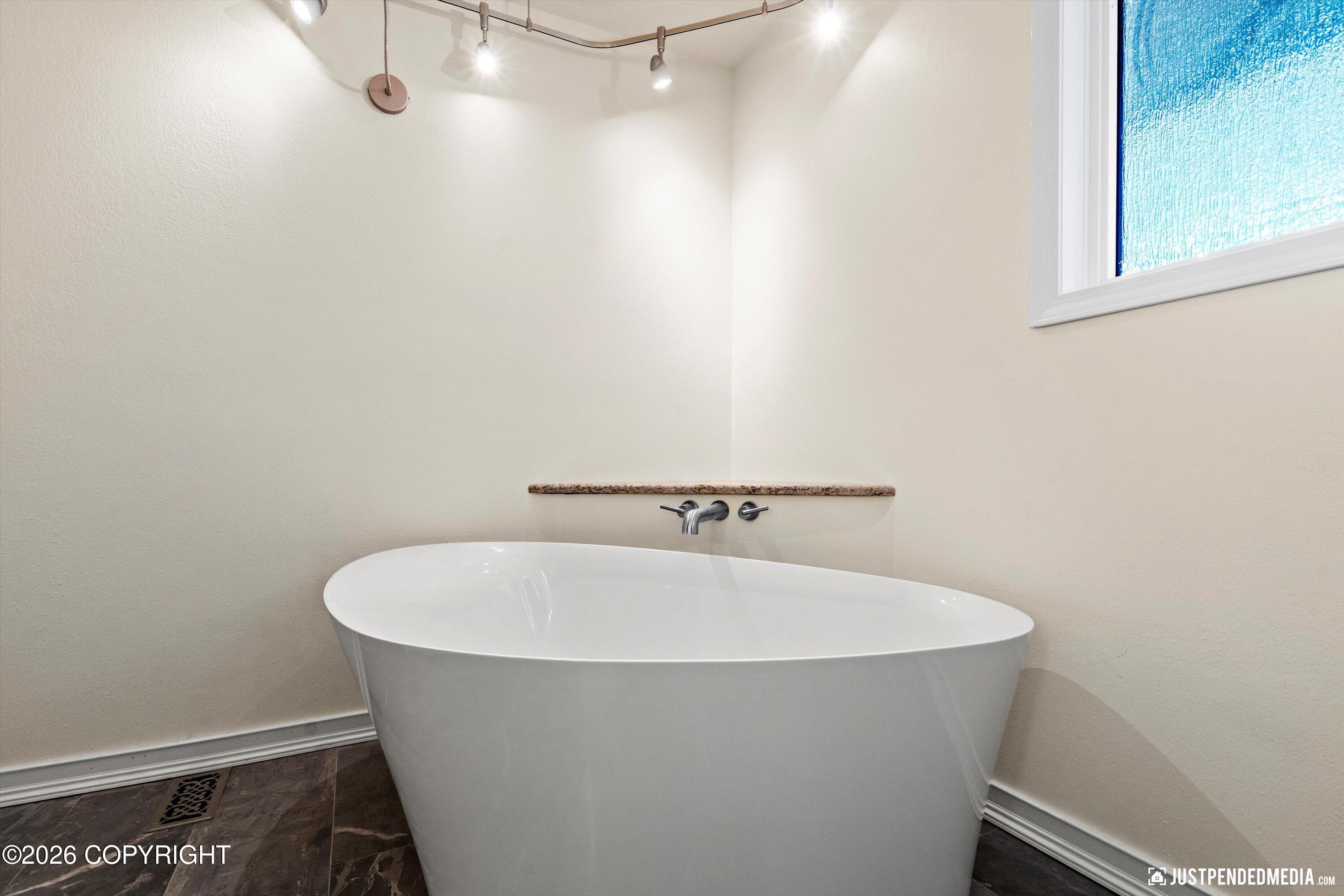 9400 Spring Hill Drive