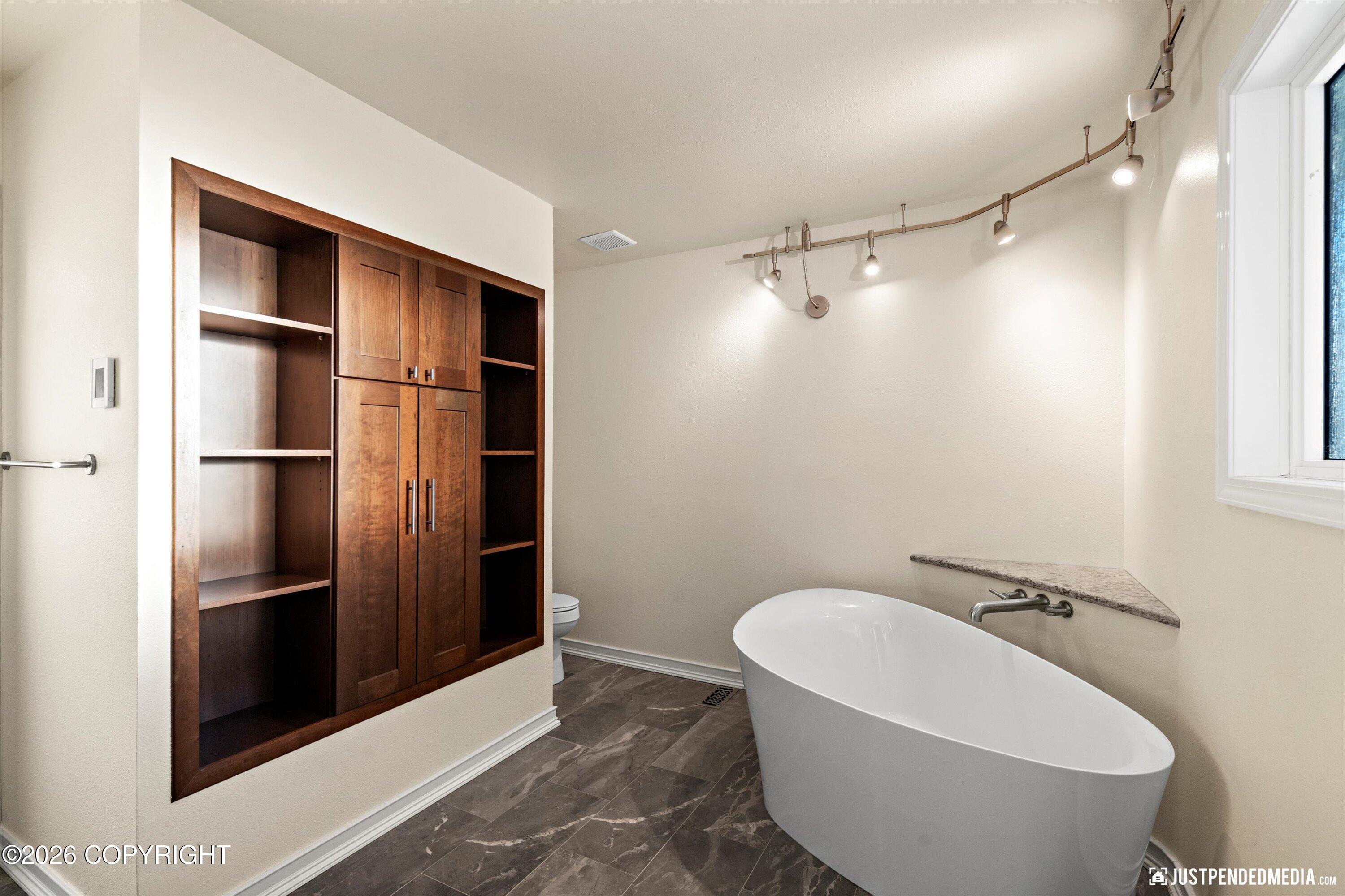 9400 Spring Hill Drive