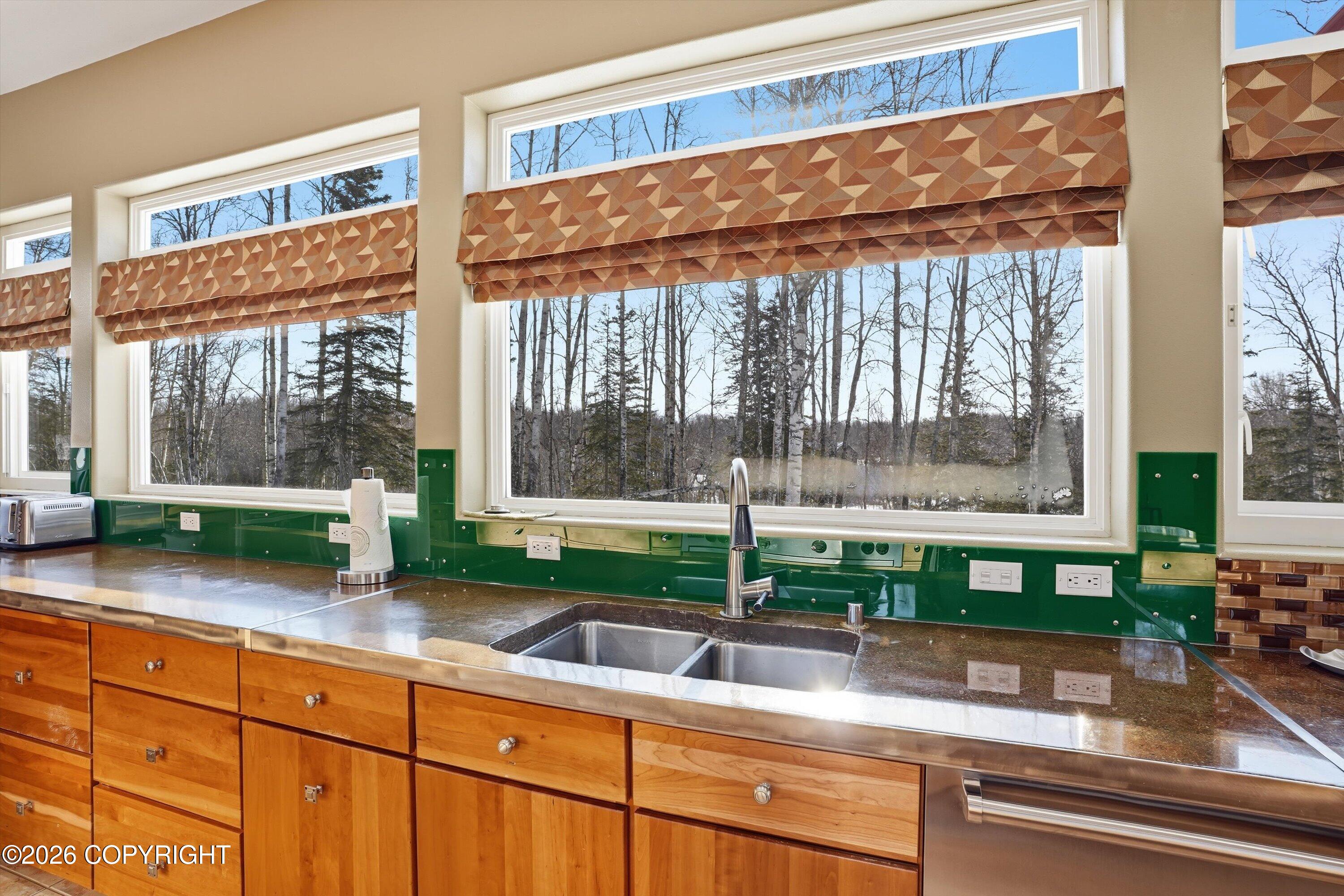 8115 N Highlander Loop