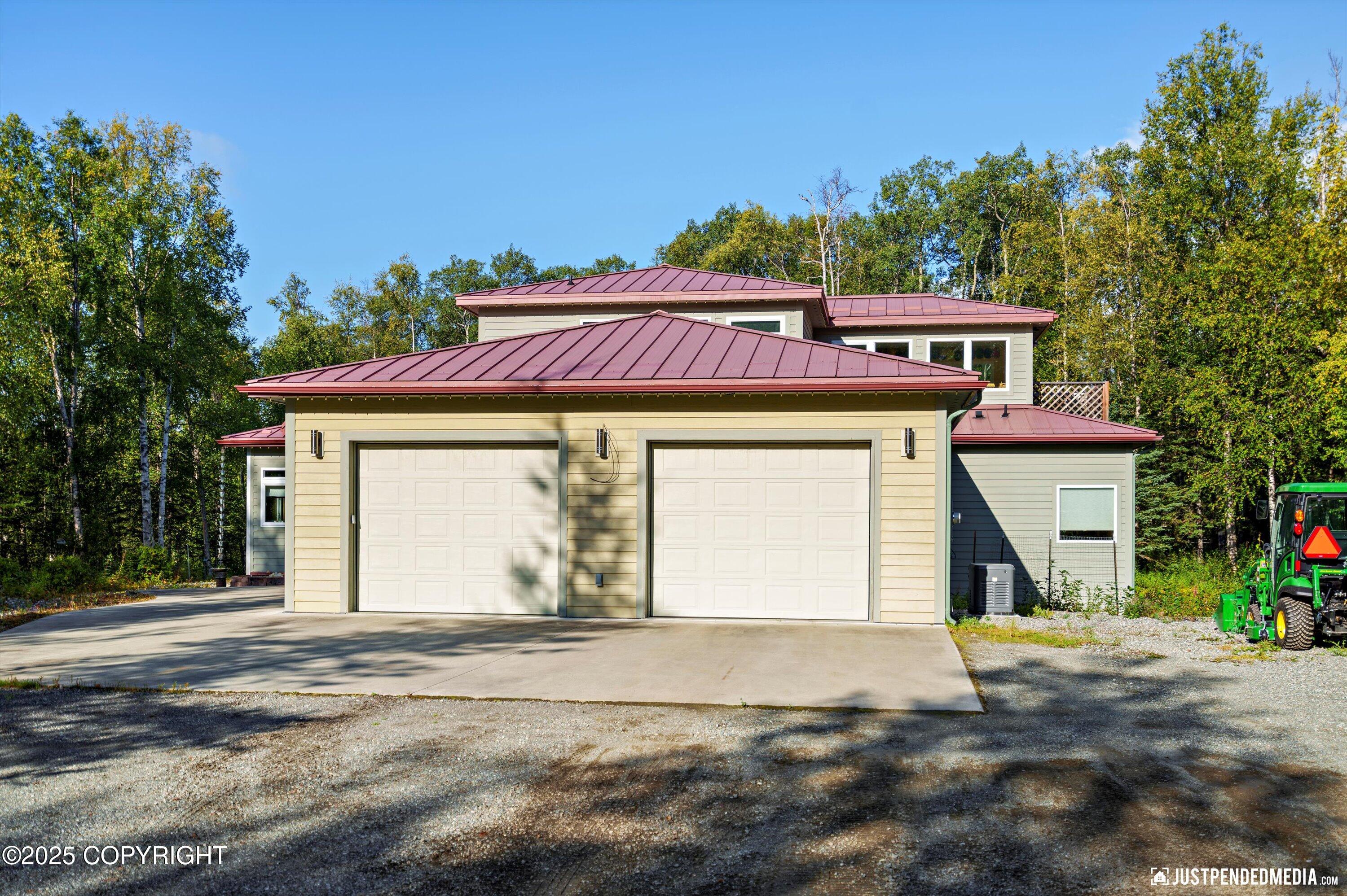 8115 N Highlander Loop