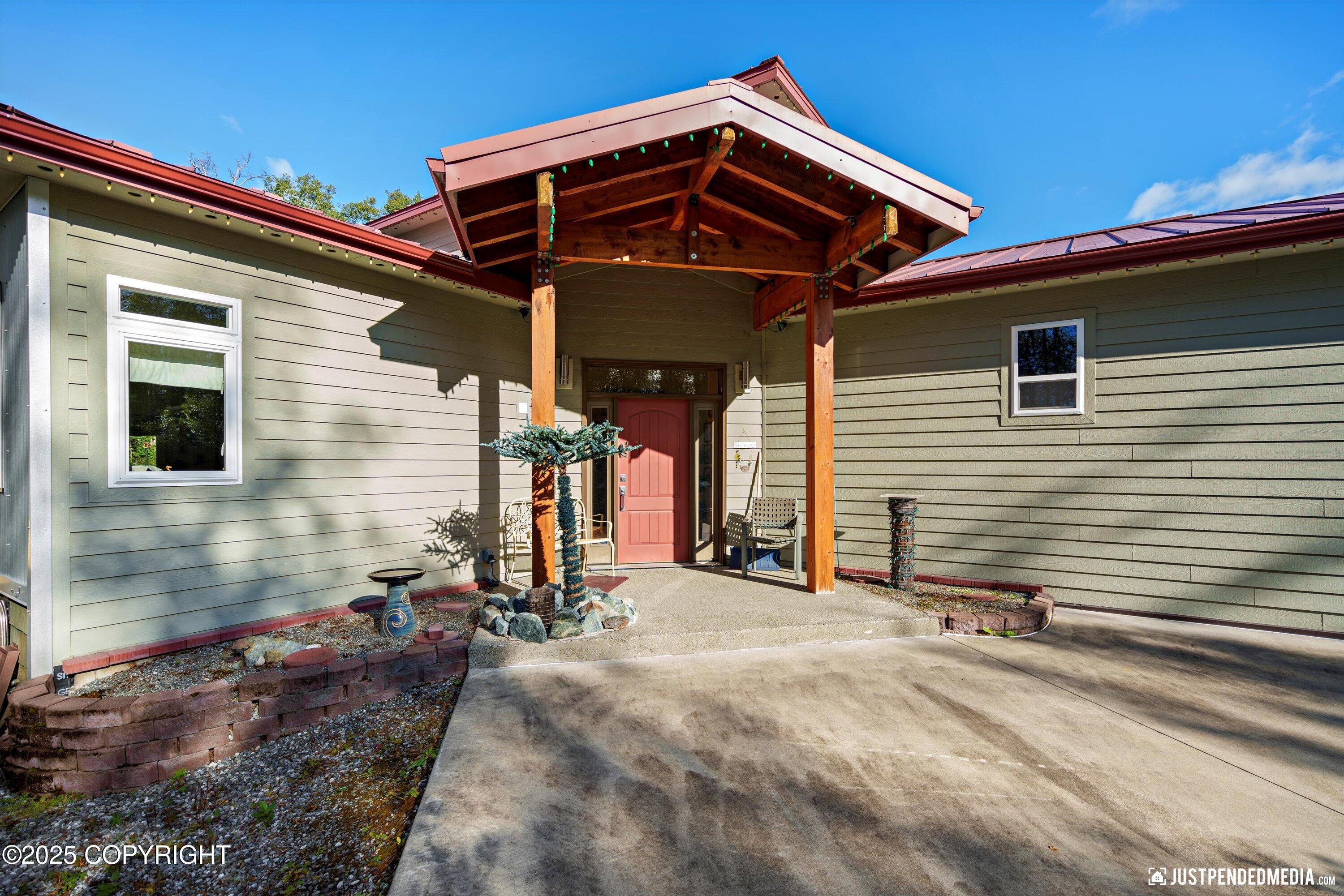 8115 N Highlander Loop