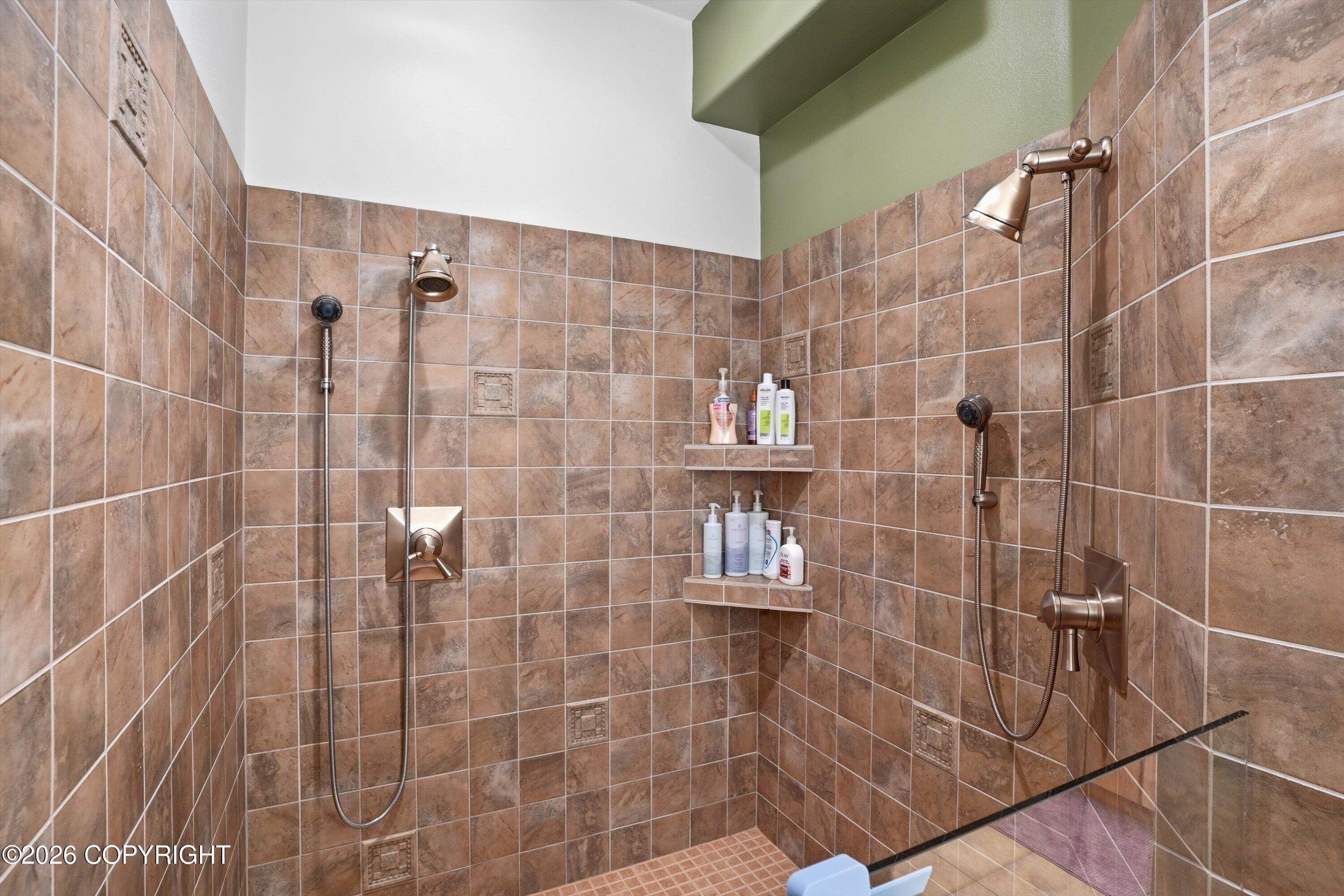 8115 N Highlander Loop